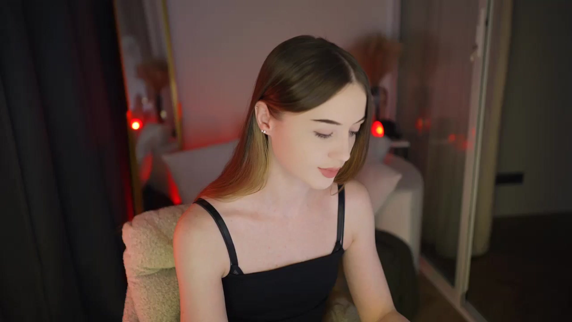 Gallery image thumbnail from Innocent_Soul's myfreecams stream on, 01/20/2026, 13:30 image 12 of 20