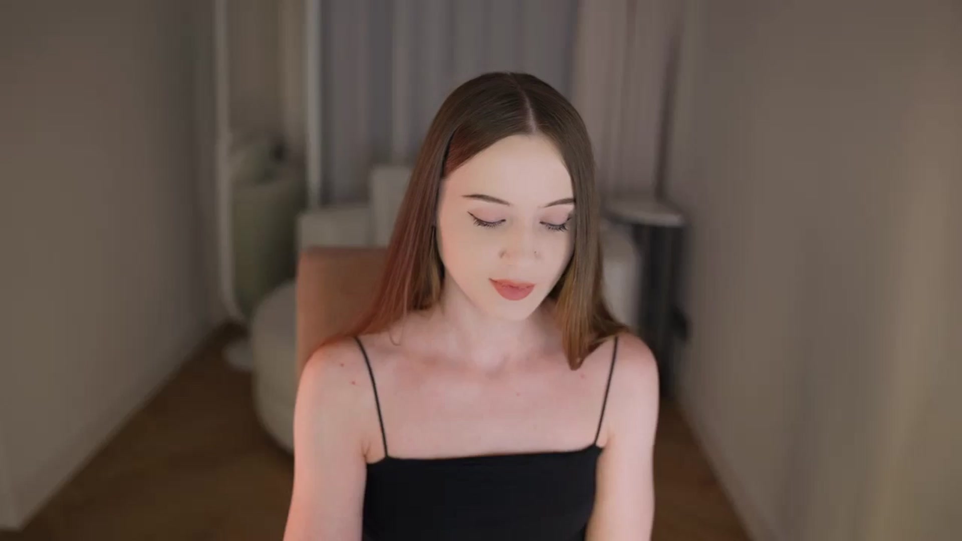 Gallery image thumbnail from Innocent_Soul's myfreecams stream on, 04/20/2026, 17:28 image 16 of 20