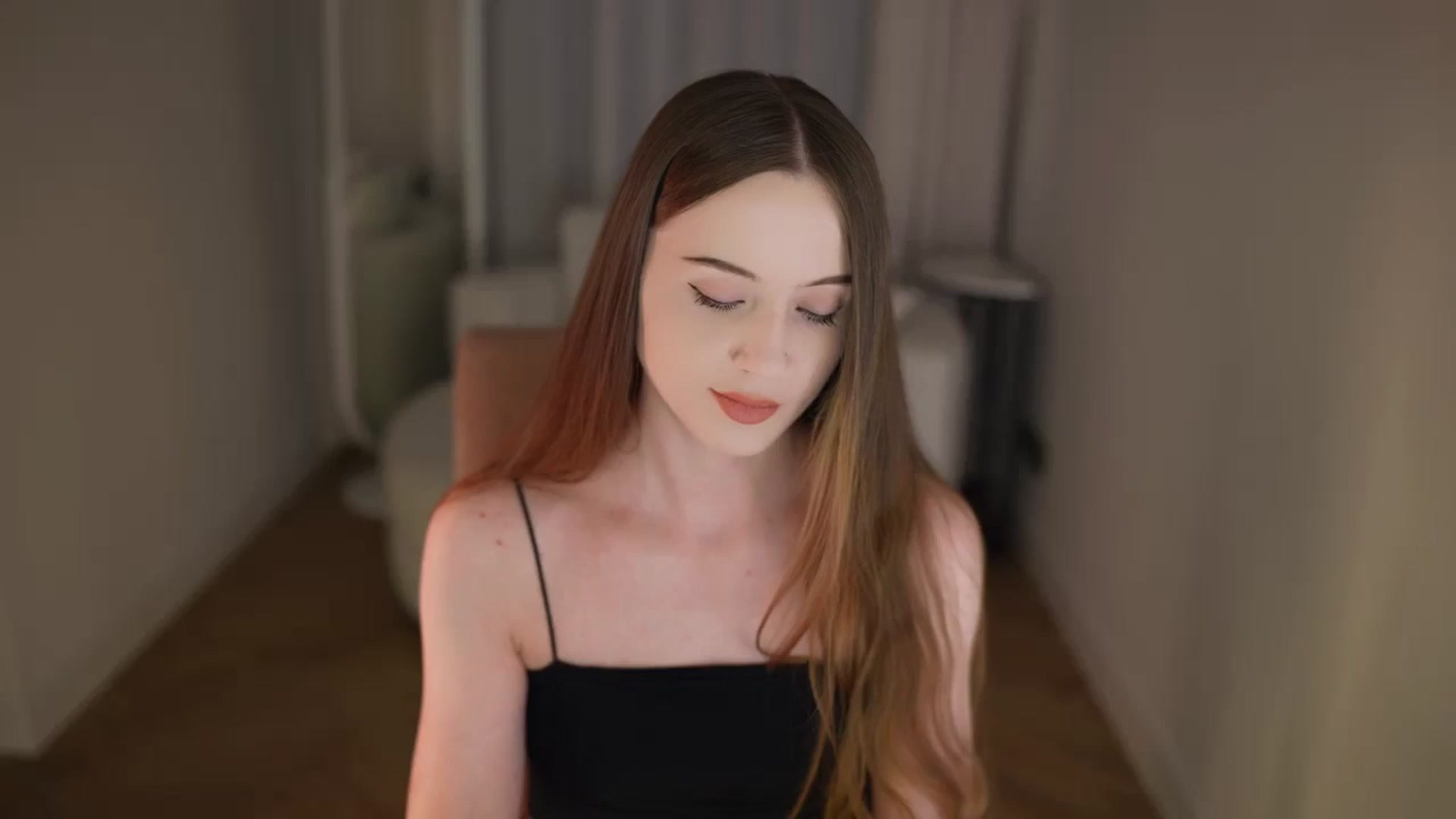 Gallery image thumbnail from Innocent_Soul's myfreecams stream on, 04/20/2026, 17:28 image 13 of 20