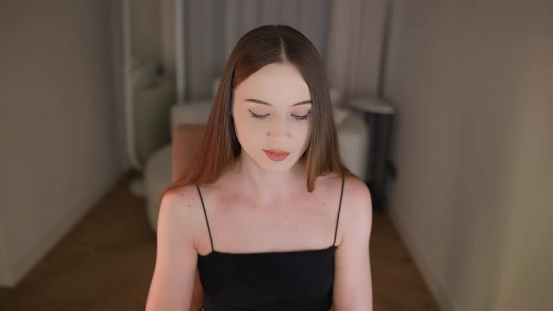 Gallery image thumbnail from Innocent_Soul's myfreecams stream on, 04/20/2026, 17:28 image 11 of 20