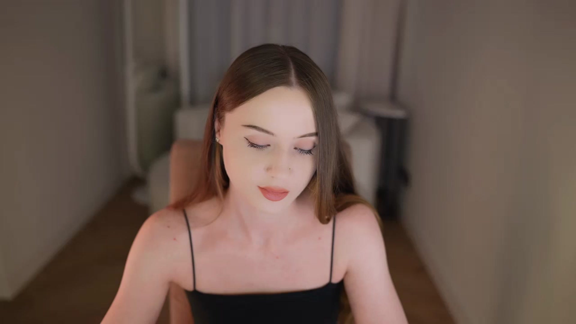 Gallery image thumbnail from Innocent_Soul's myfreecams stream on, 04/20/2026, 19:06 image 2 of 20