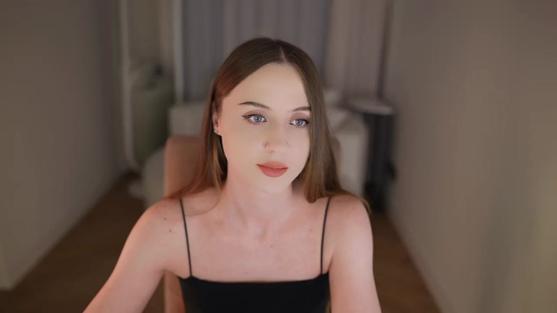 Gallery image thumbnail from Innocent_Soul's myfreecams stream on, 04/20/2026, 19:06 image 1 of 20
