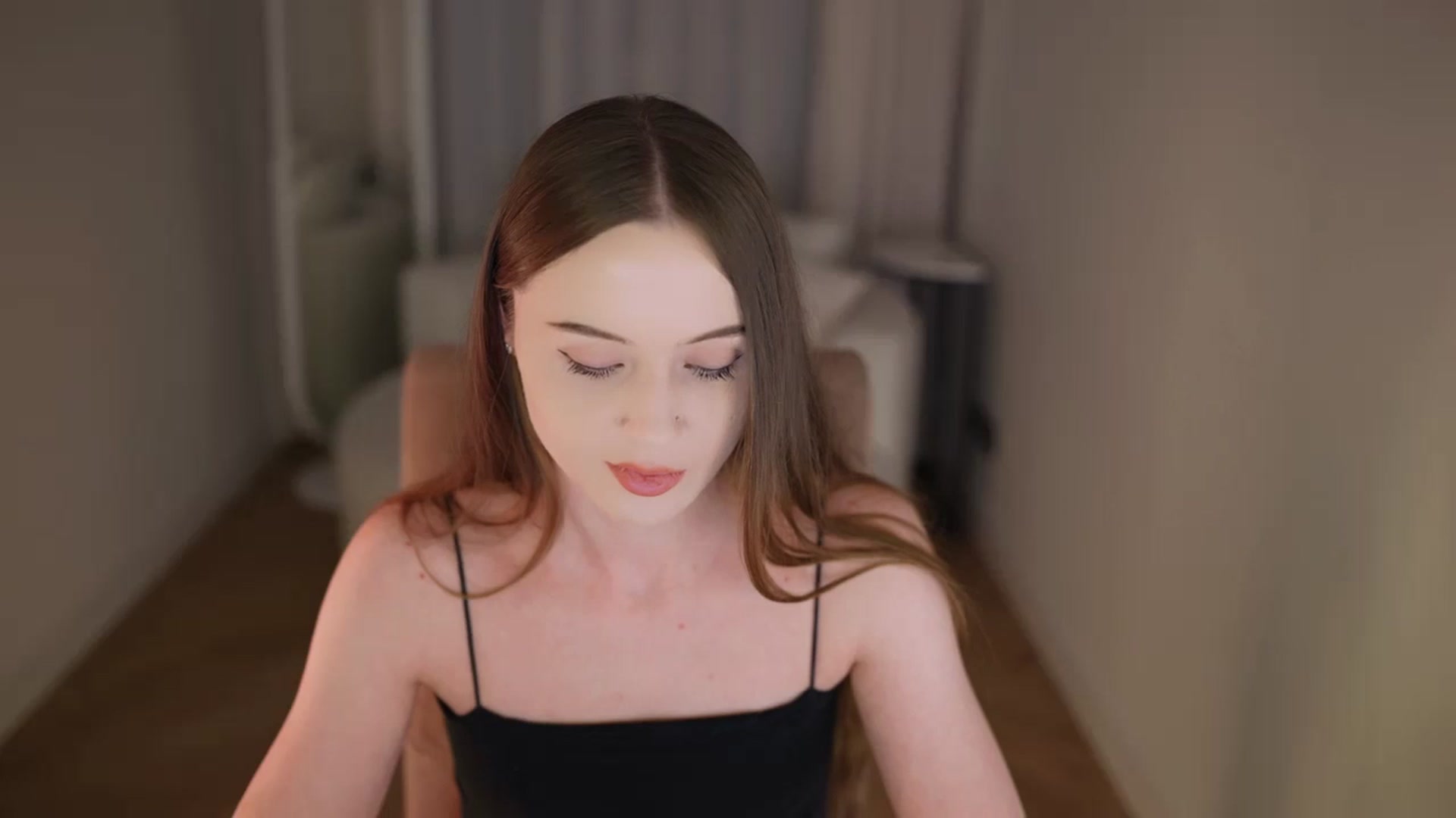 Gallery image thumbnail from Innocent_Soul's myfreecams stream on, 04/20/2026, 20:40 image 15 of 20