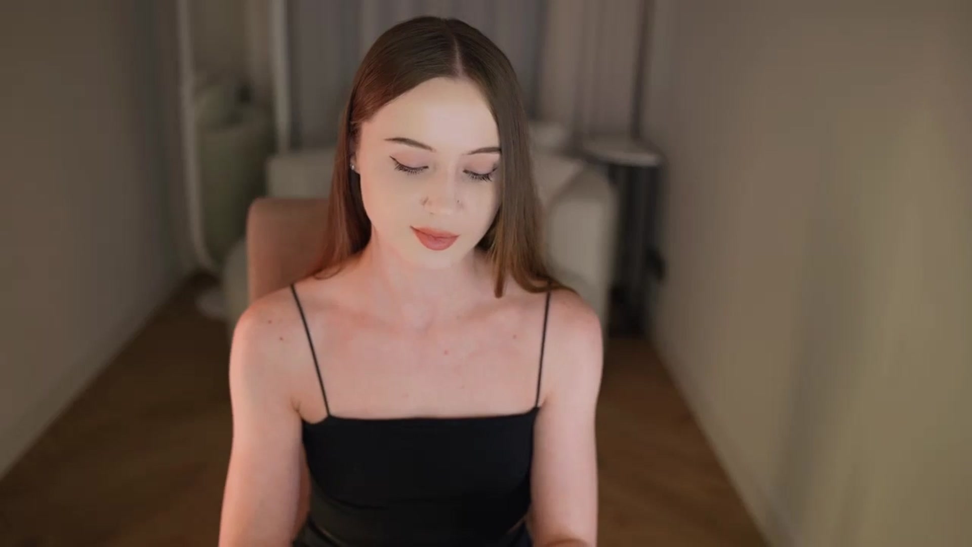 Gallery image thumbnail from Innocent_Soul's myfreecams stream on, 04/20/2026, 21:20 image 7 of 20