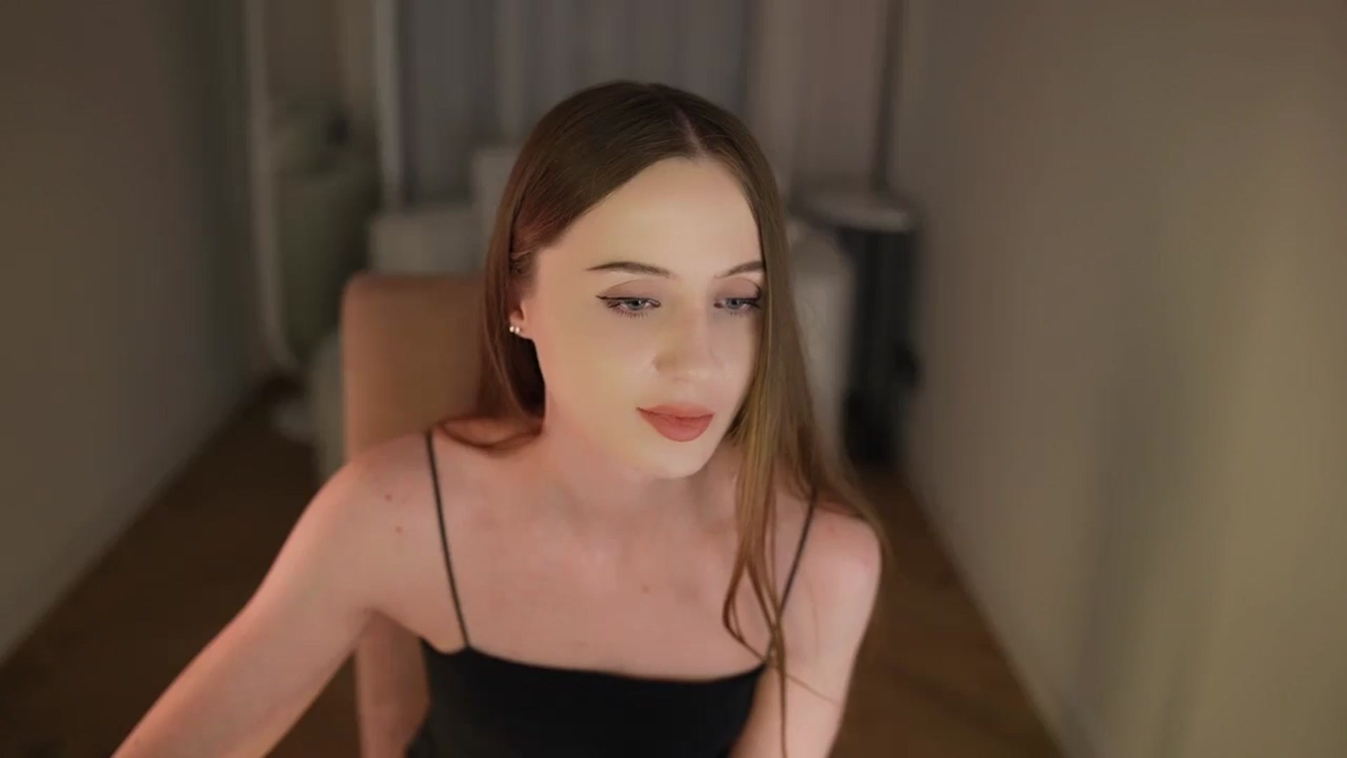 Gallery image thumbnail from Innocent_Soul's myfreecams stream on, 04/20/2026, 21:20 image 19 of 20