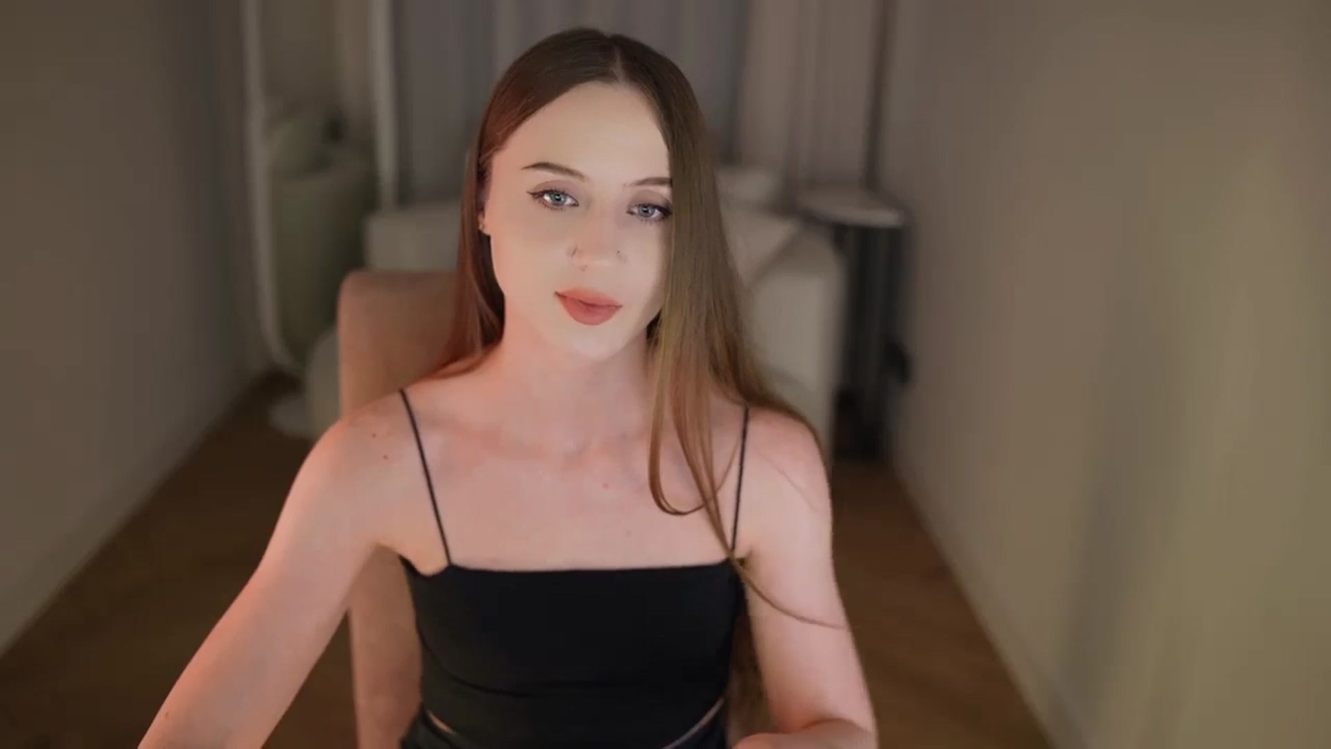 Gallery image thumbnail from Innocent_Soul's myfreecams stream on, 04/20/2026, 21:20 image 17 of 20