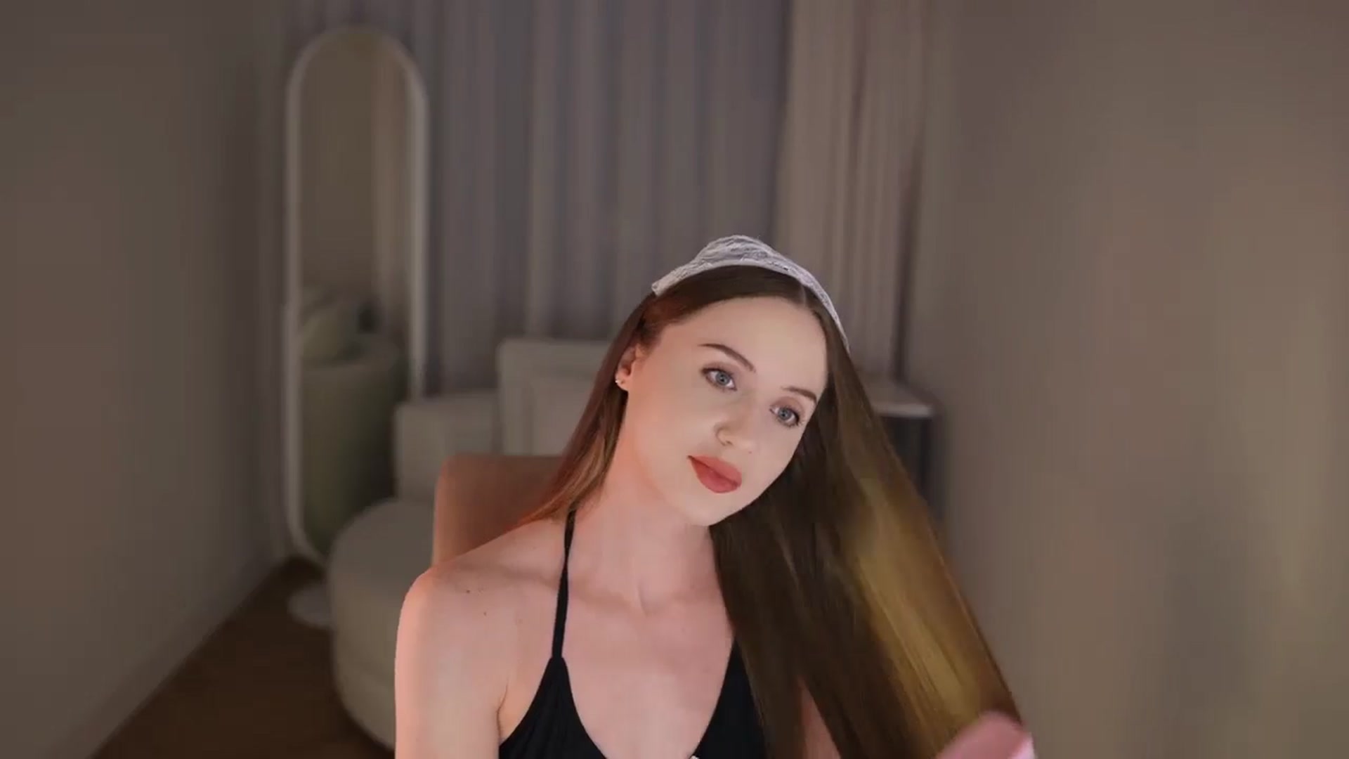 Gallery image thumbnail from Innocent_Soul's myfreecams stream on, 04/22/2026, 16:32 image 20 of 20
