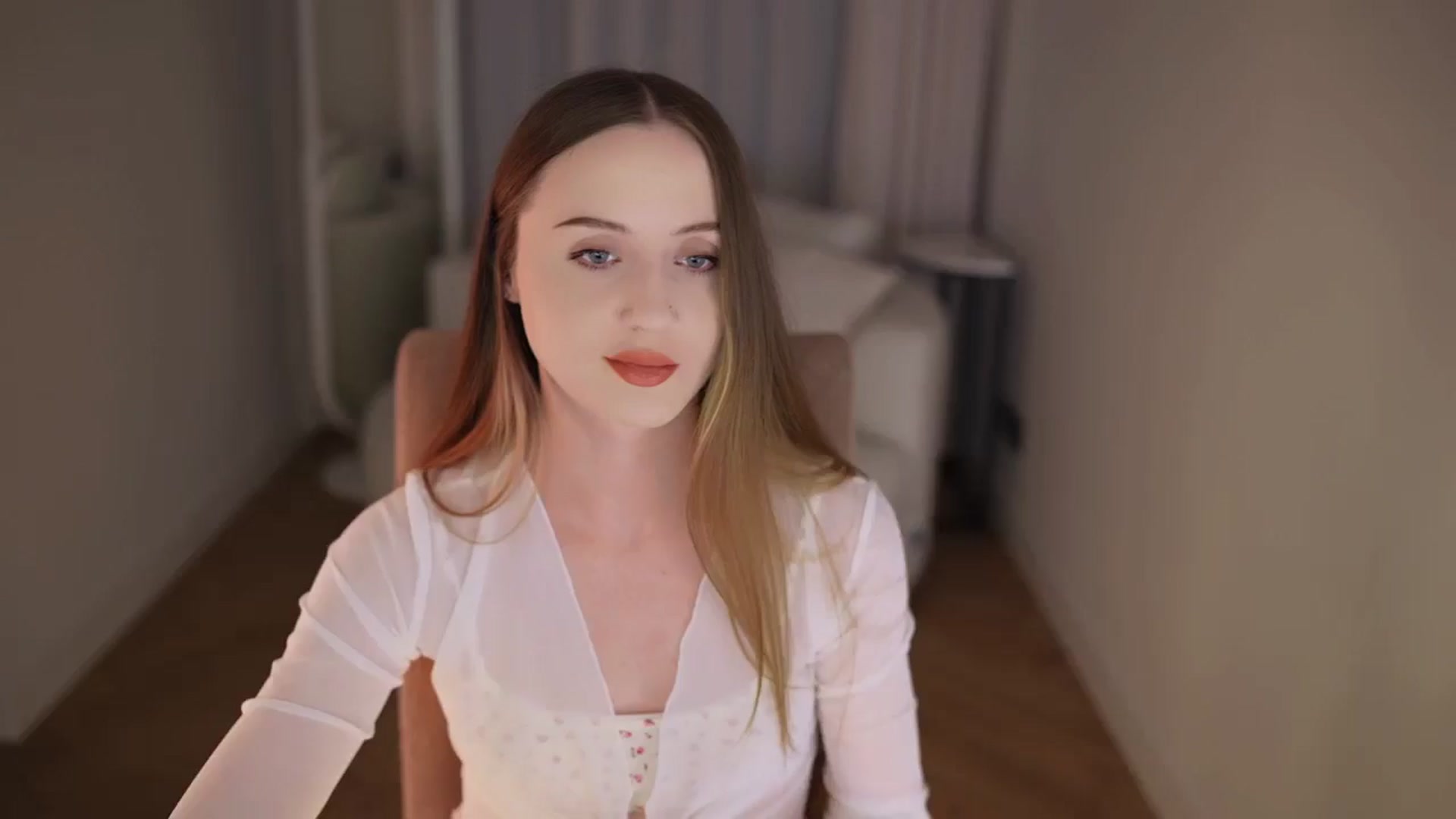 Gallery image thumbnail from Innocent_Soul's myfreecams stream on, 04/22/2026, 19:02 image 1 of 20