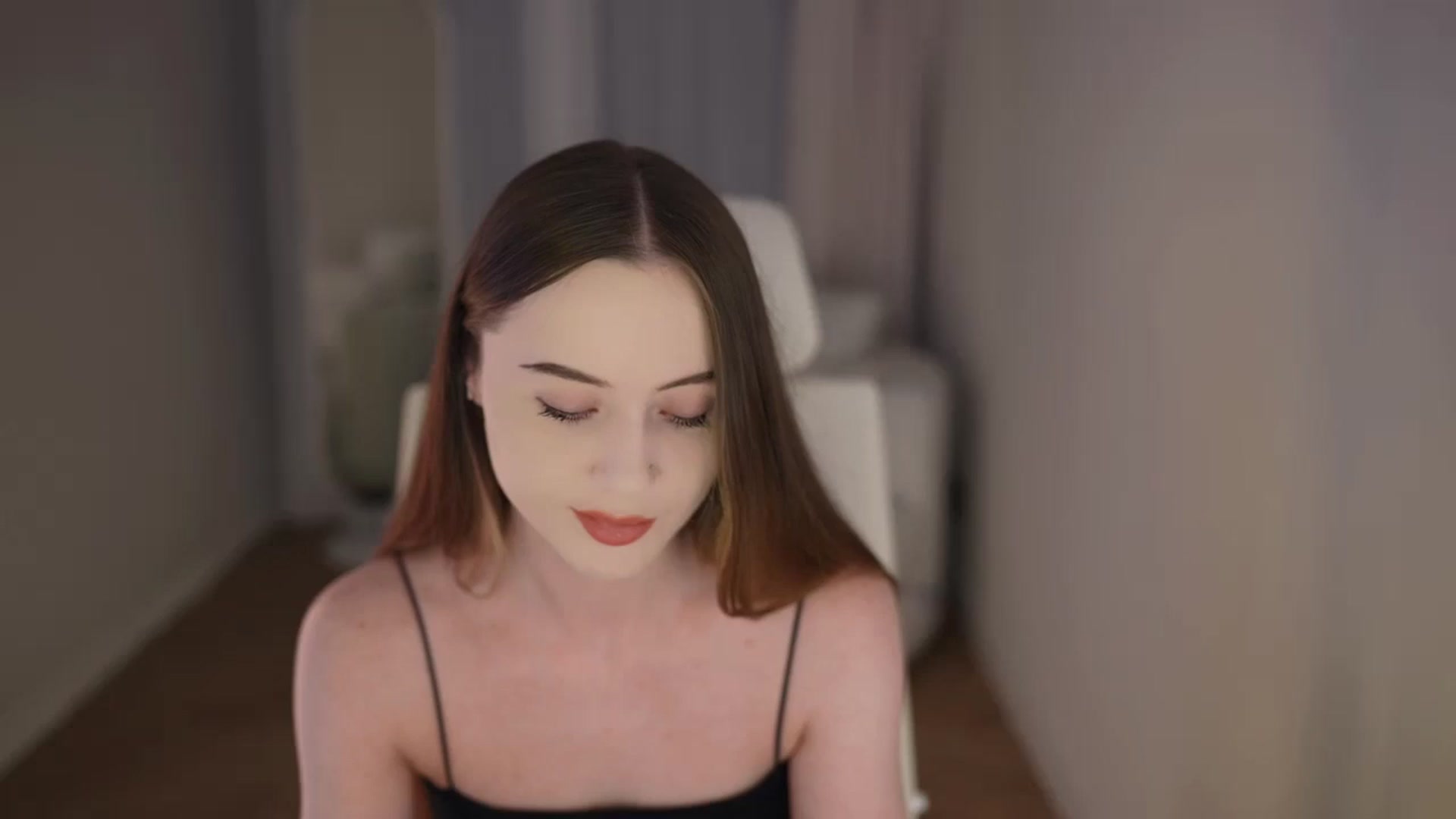 Gallery image thumbnail from Innocent_Soul's myfreecams stream on, 04/28/2026, 14:35 image 8 of 20