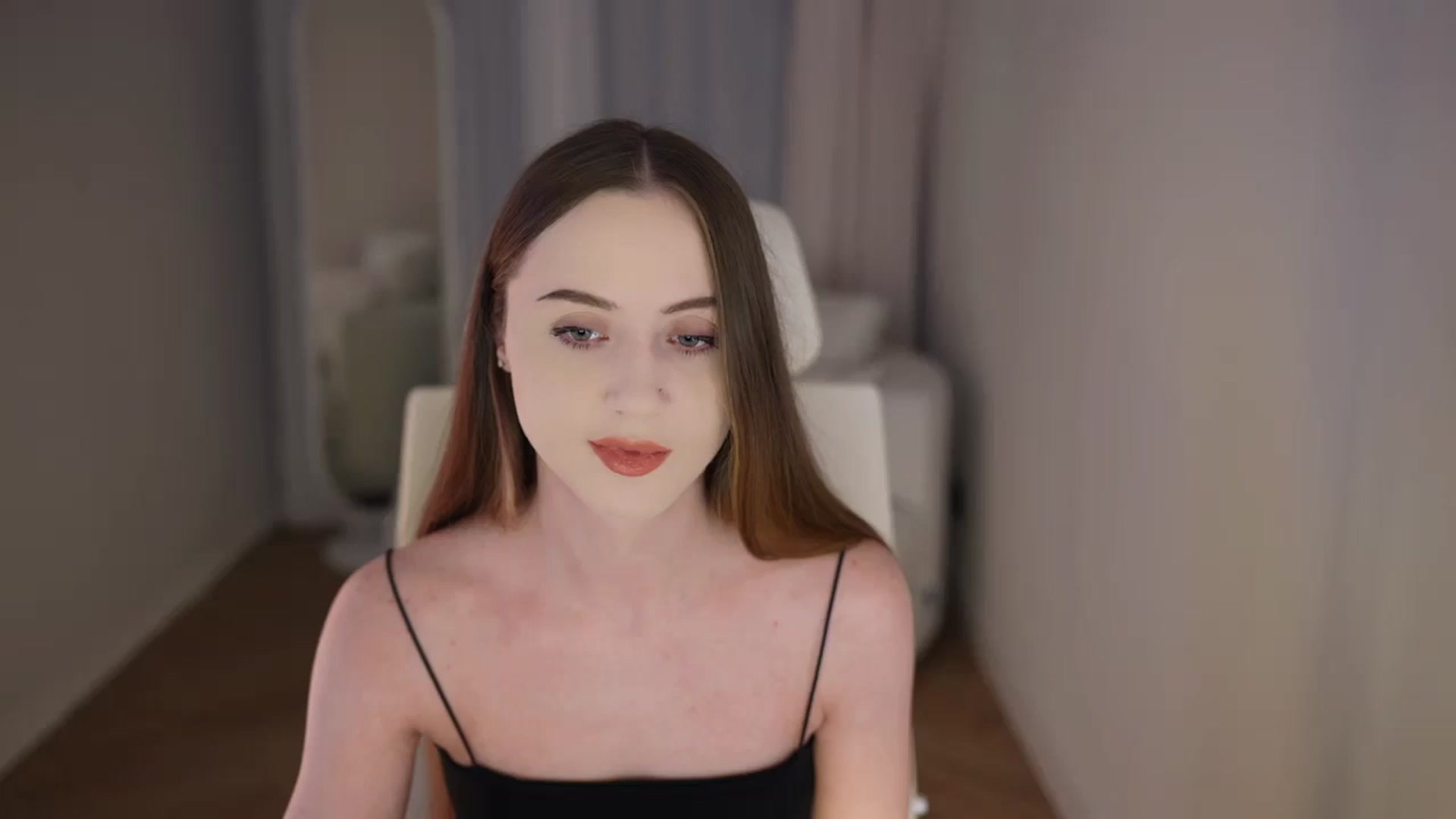 Gallery image thumbnail from Innocent_Soul's myfreecams stream on, 04/28/2026, 14:35 image 4 of 20