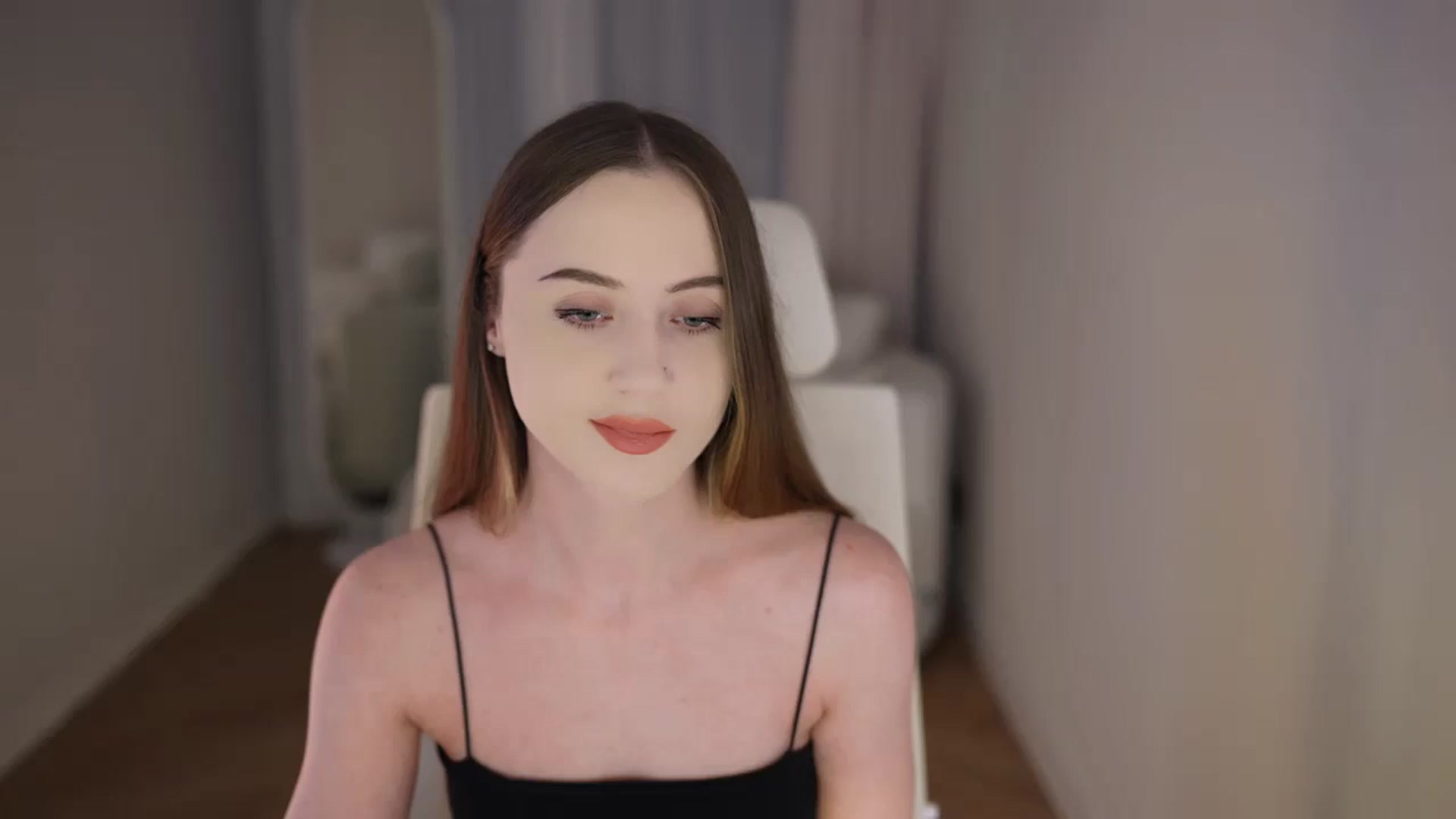 Gallery image thumbnail from Innocent_Soul's myfreecams stream on, 04/28/2026, 14:35 image 5 of 20
