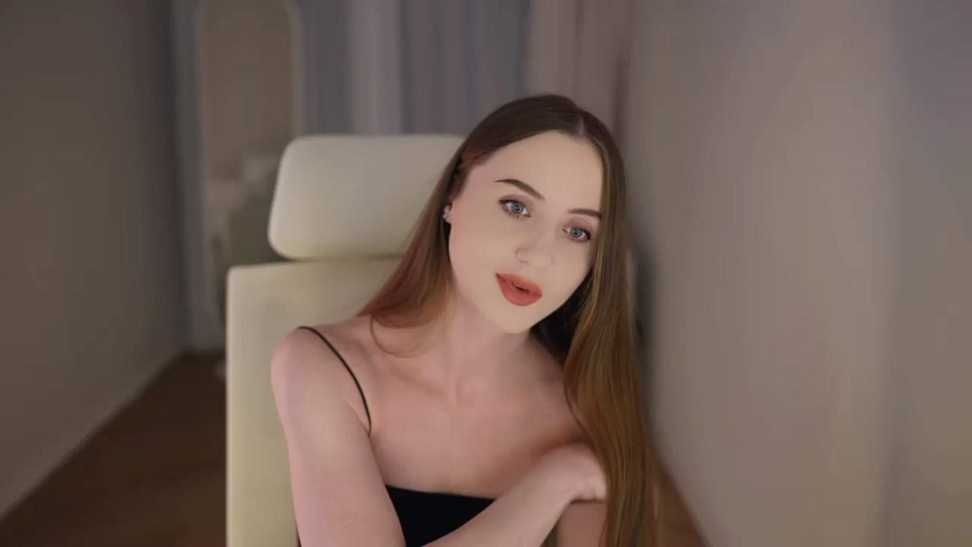 Gallery image thumbnail from Innocent_Soul's myfreecams stream on, 04/28/2026, 14:35 image 16 of 20