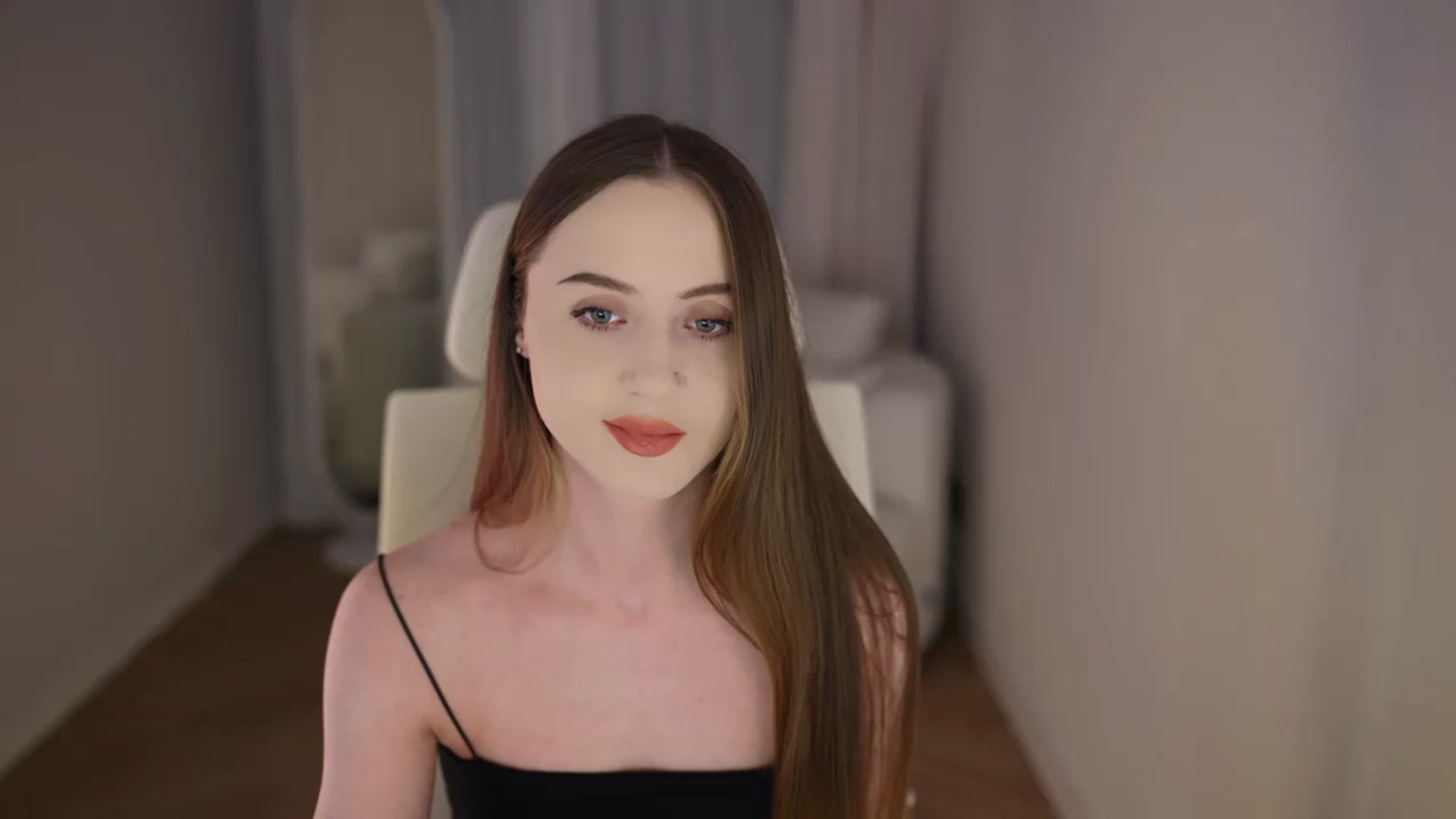 Gallery image thumbnail from Innocent_Soul's myfreecams stream on, 04/28/2026, 14:35 image 14 of 20