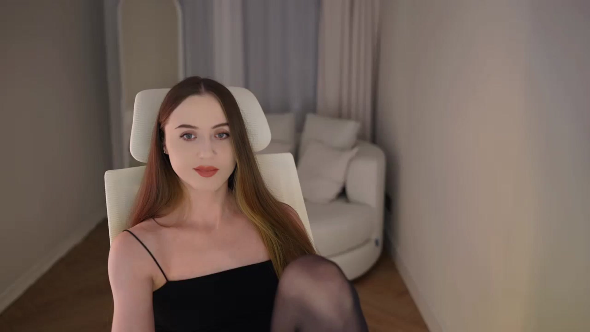 Gallery image thumbnail from Innocent_Soul's myfreecams stream on, 04/28/2026, 14:35 image 19 of 20