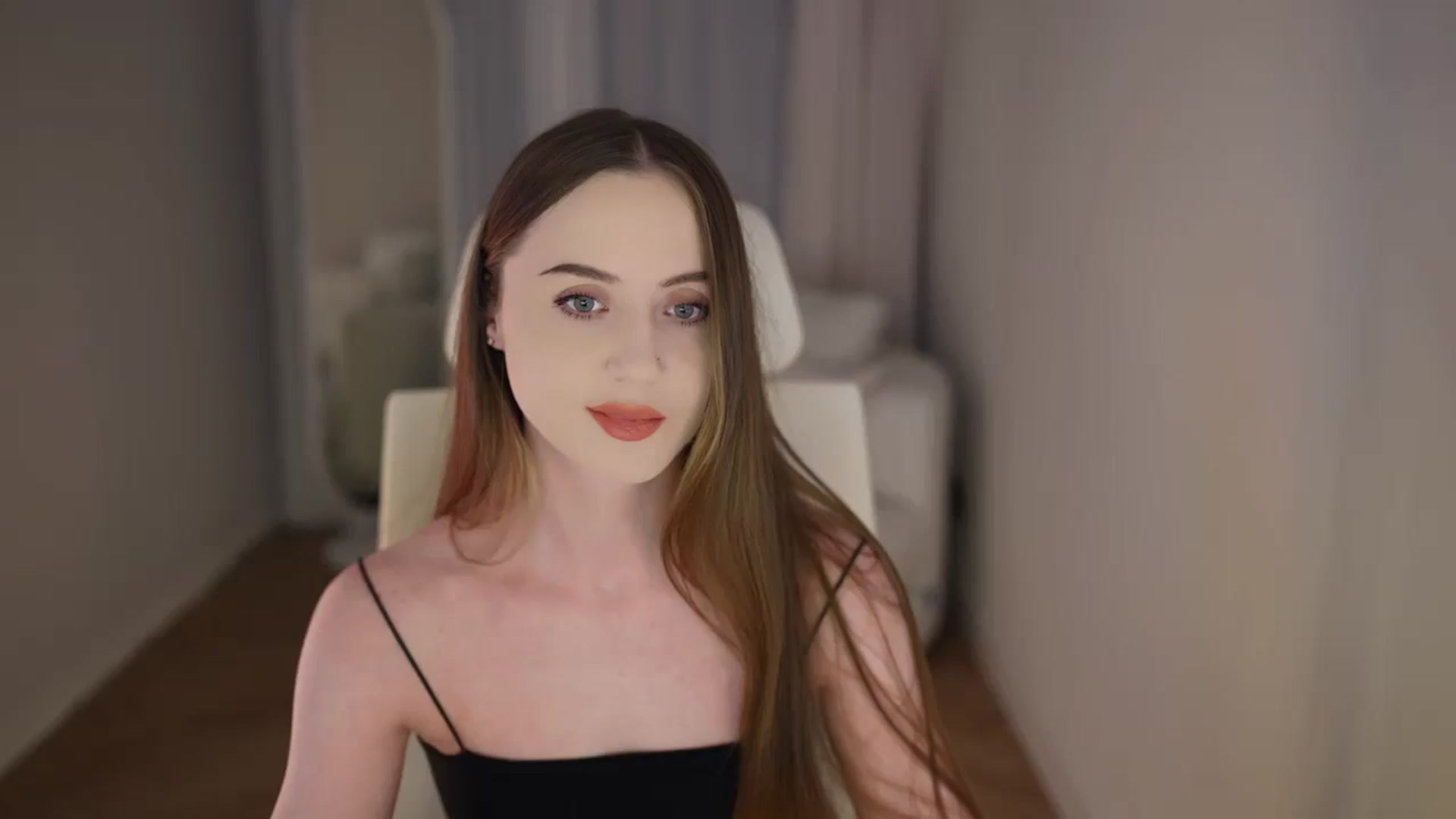 Gallery image thumbnail from Innocent_Soul's myfreecams stream on, 04/28/2026, 14:35 image 15 of 20
