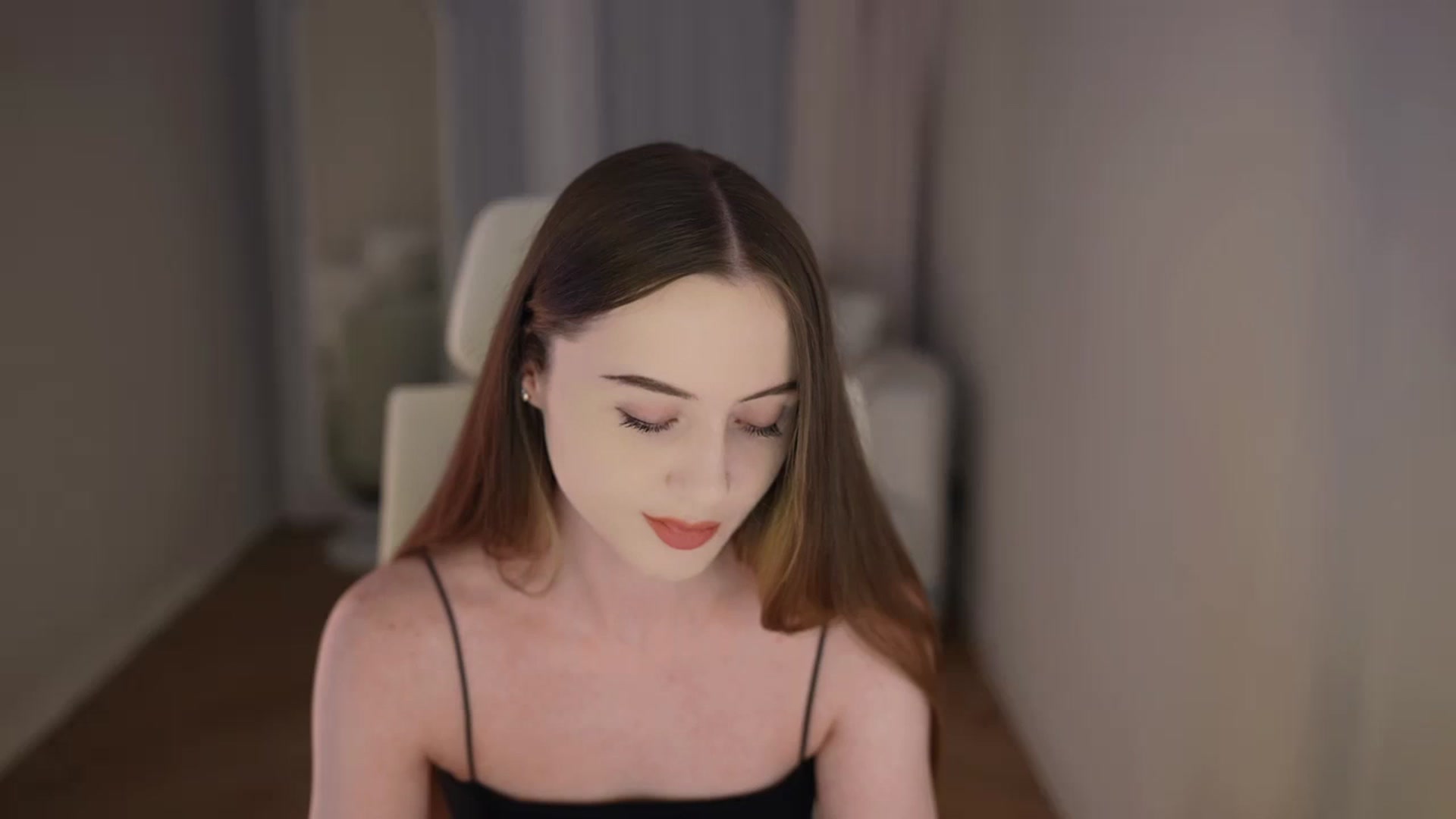 Gallery image thumbnail from Innocent_Soul's myfreecams stream on, 04/28/2026, 14:35 image 9 of 20