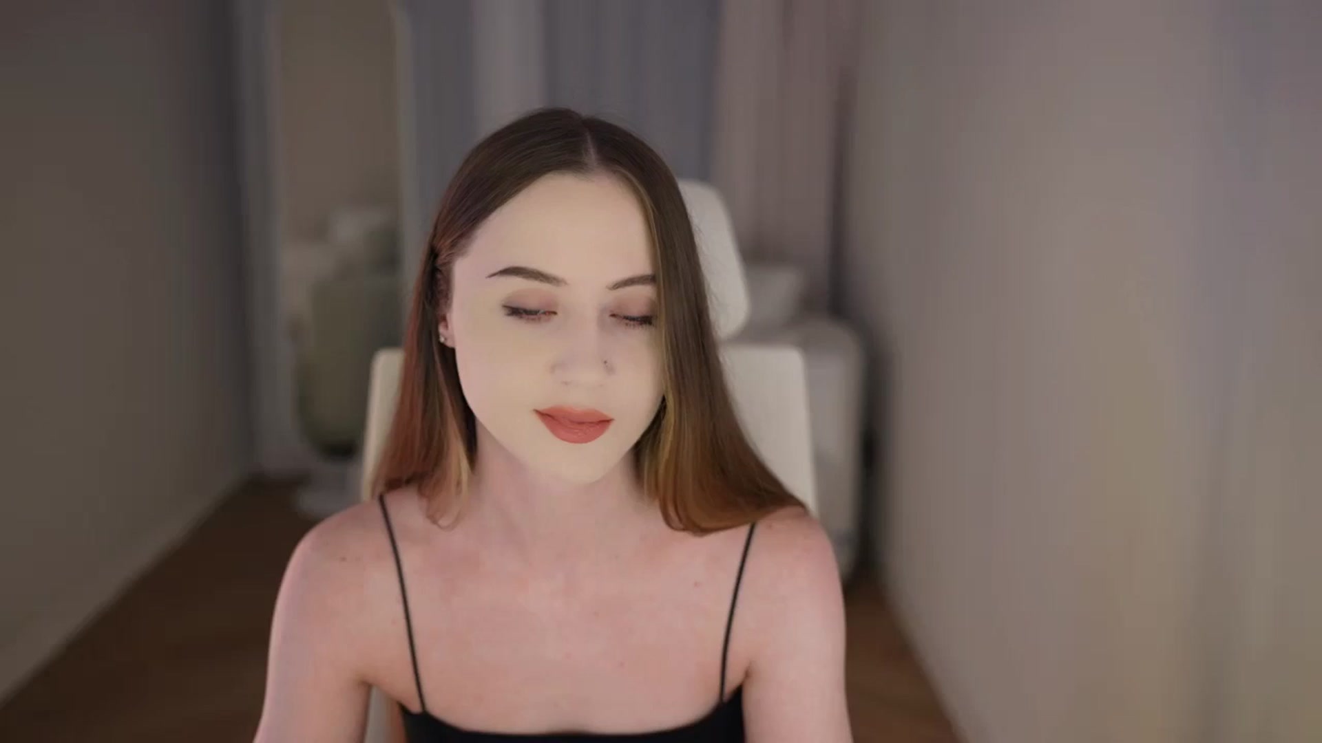 Gallery image thumbnail from Innocent_Soul's myfreecams stream on, 04/28/2026, 14:35 image 7 of 20
