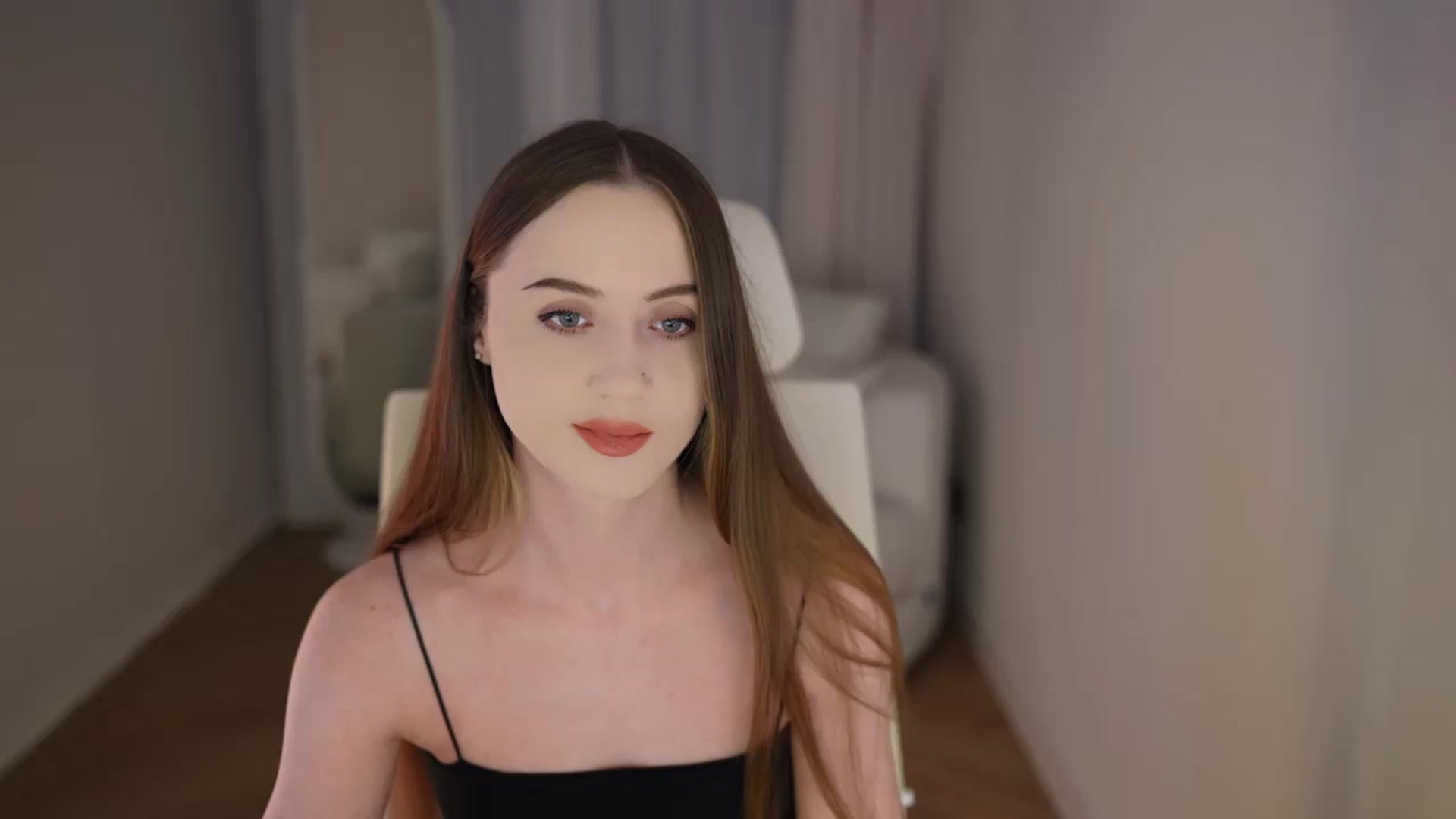 Gallery image thumbnail from Innocent_Soul's myfreecams stream on, 04/28/2026, 14:35 image 12 of 20