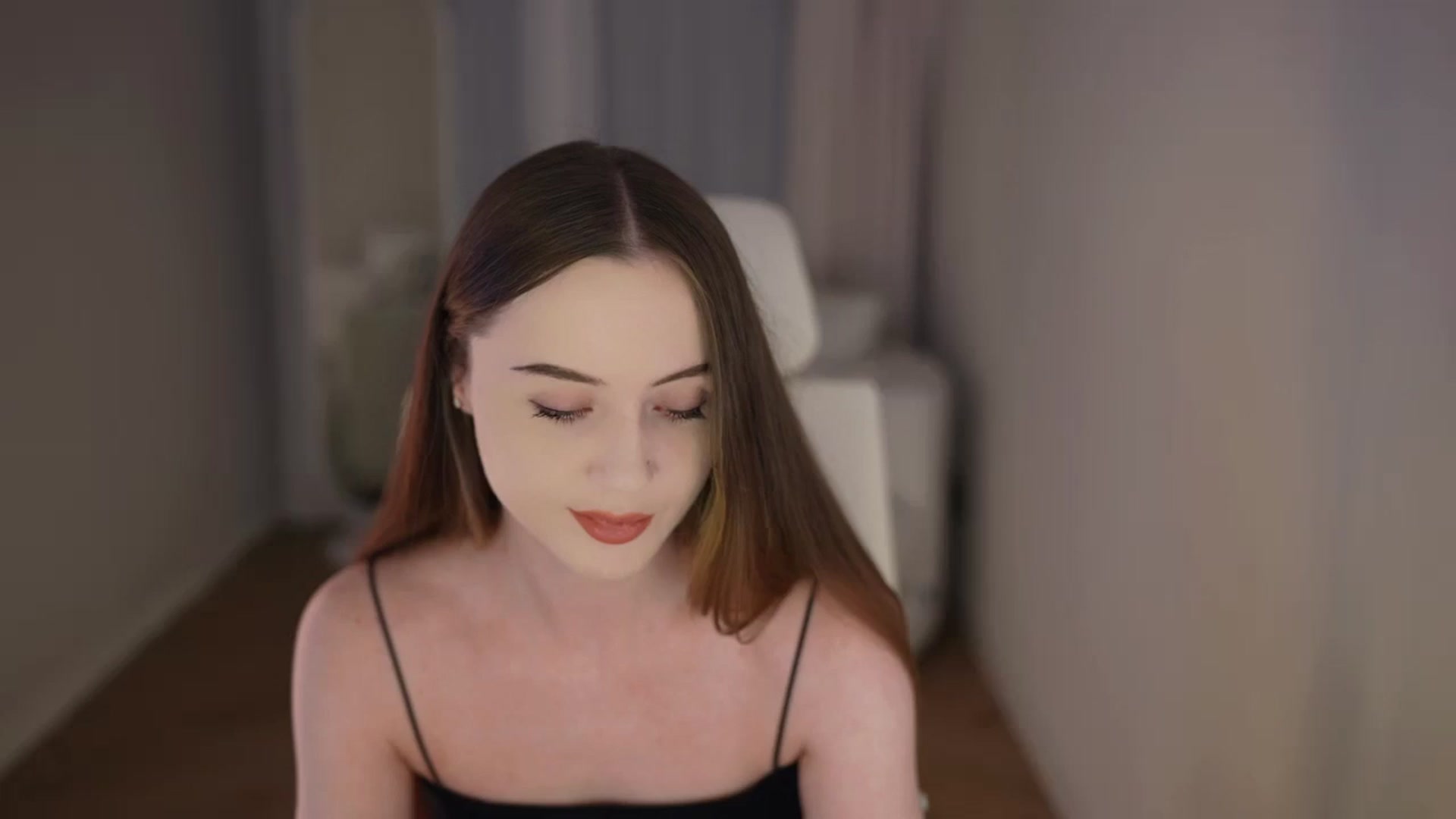 Gallery image thumbnail from Innocent_Soul's myfreecams stream on, 04/28/2026, 14:35 image 3 of 20