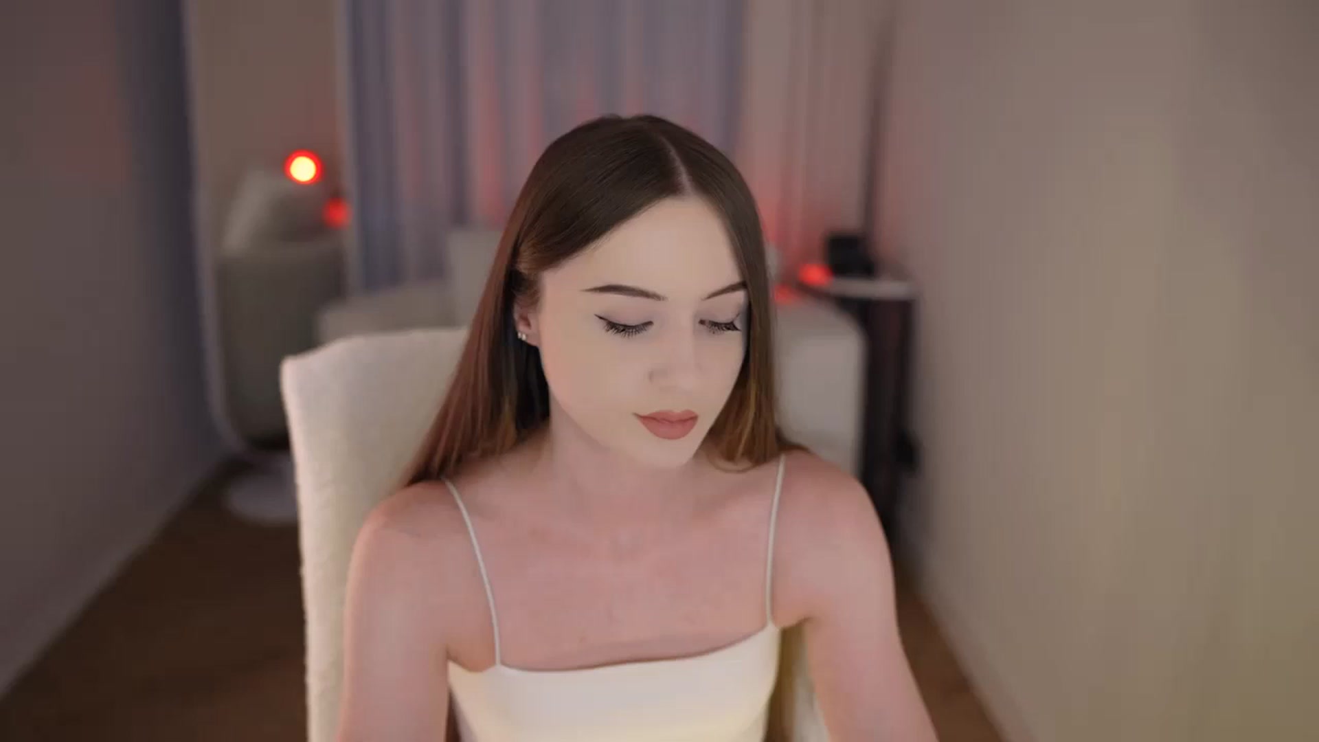 Gallery image thumbnail from Innocent_Soul's myfreecams stream on, 05/05/2026, 12:18 image 2 of 20