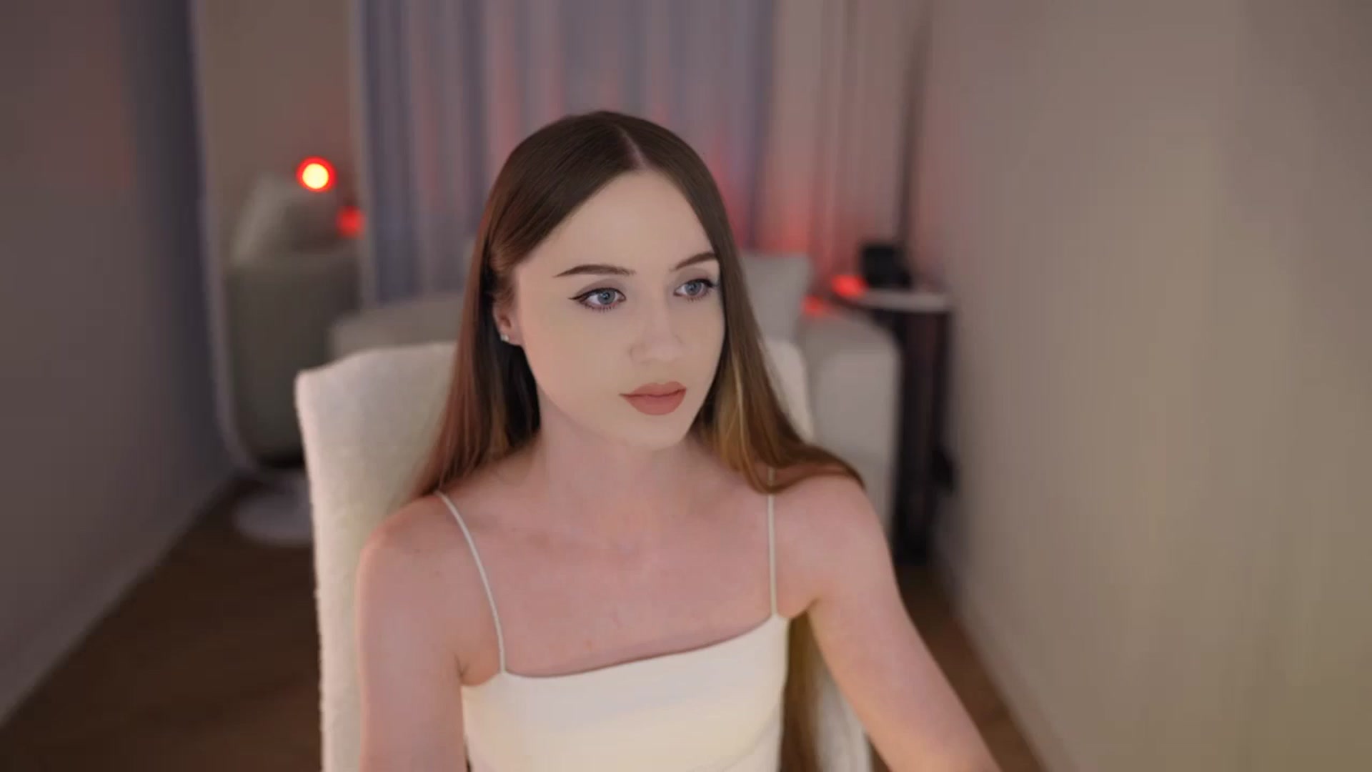 Gallery image thumbnail from Innocent_Soul's myfreecams stream on, 05/05/2026, 12:18 image 1 of 20