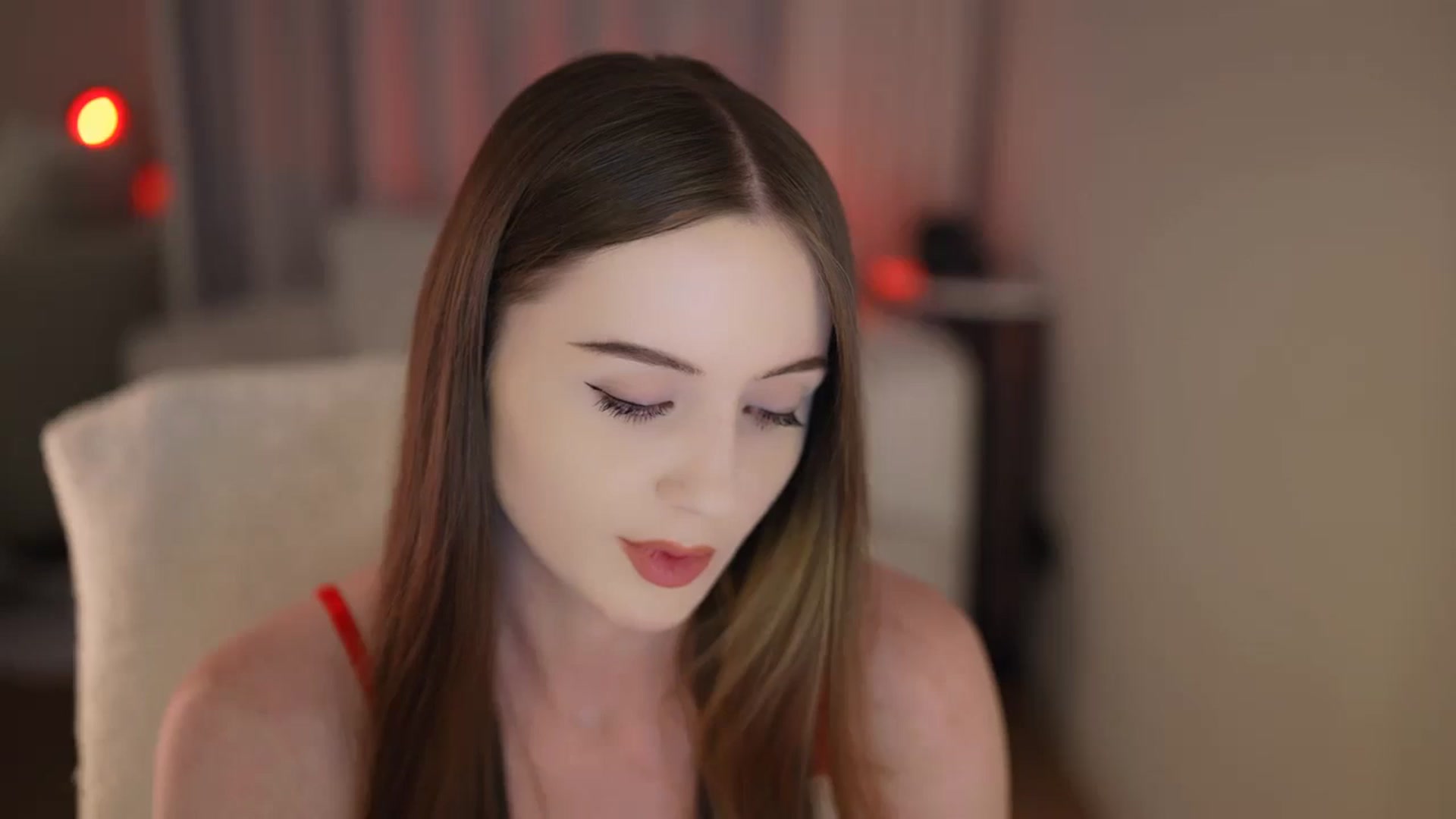 Gallery image thumbnail from Innocent_Soul's myfreecams stream on, 05/05/2026, 16:36 image 6 of 20