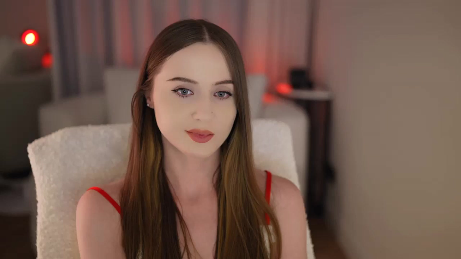 Gallery image thumbnail from Innocent_Soul's myfreecams stream on, 05/05/2026, 16:36 image 3 of 20