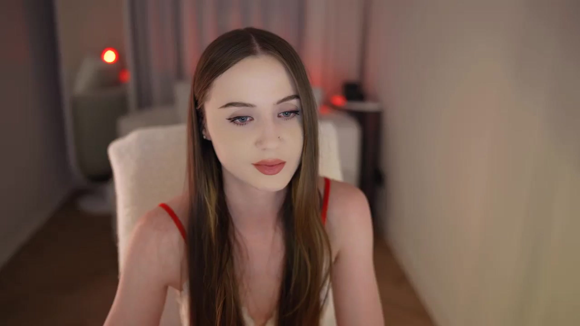 Gallery image thumbnail from Innocent_Soul's myfreecams stream on, 05/05/2026, 18:36 image 14 of 20
