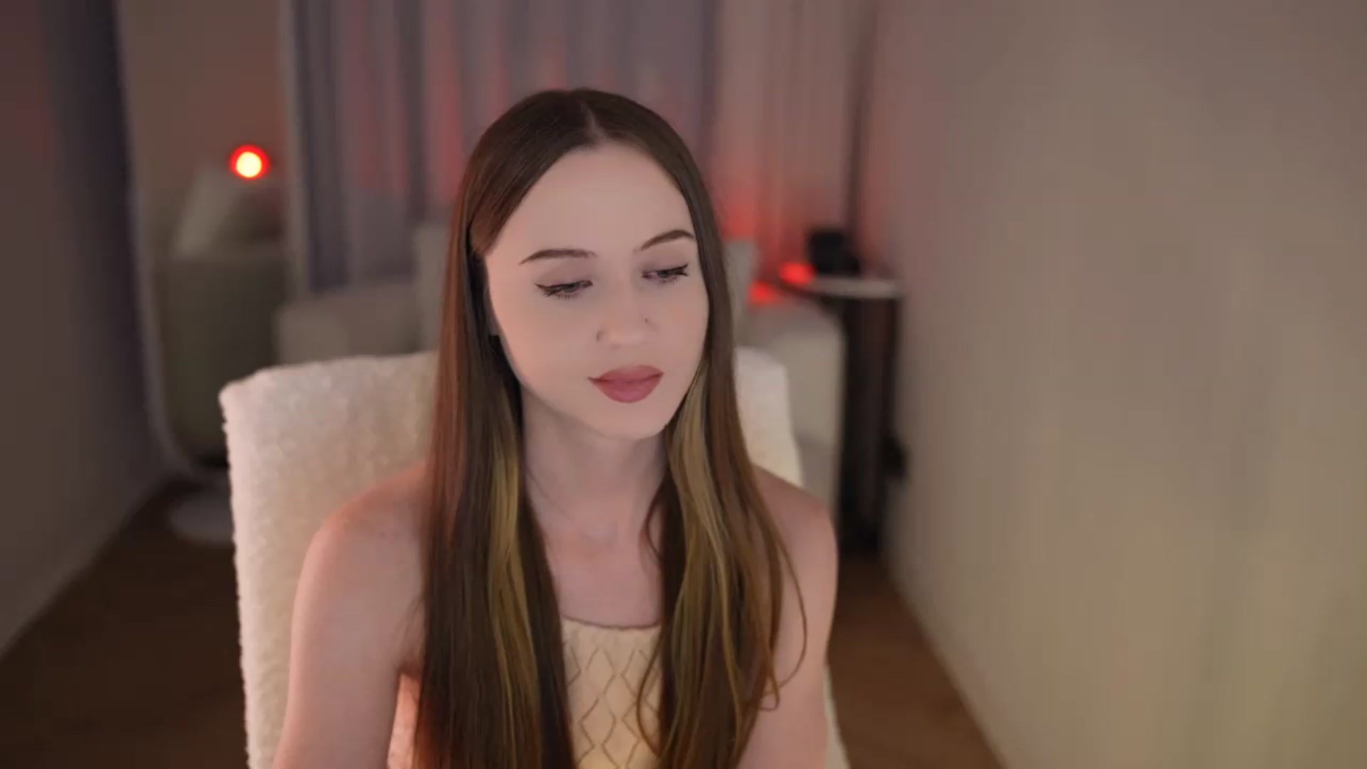 Gallery image thumbnail from Innocent_Soul's myfreecams stream on, 05/13/2026, 17:03 image 4 of 20