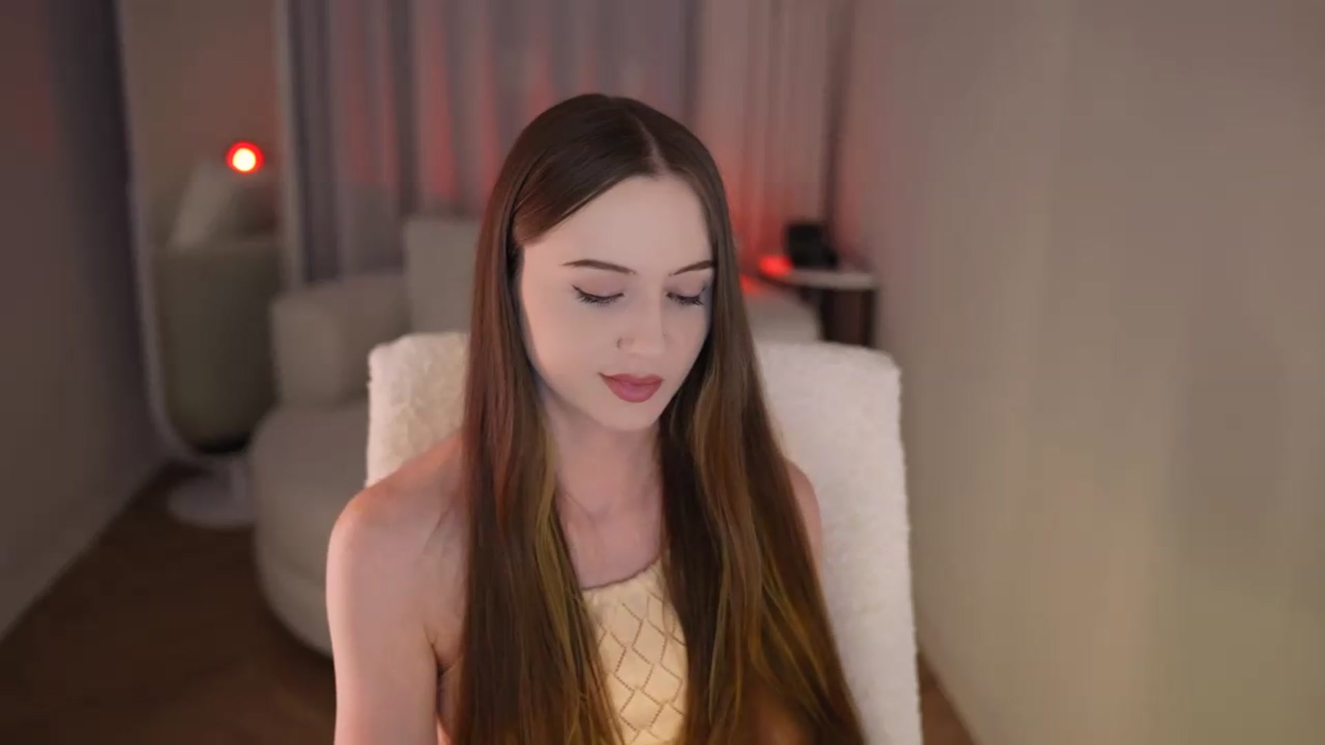 Gallery image thumbnail from Innocent_Soul's myfreecams stream on, 05/13/2026, 17:03 image 12 of 20