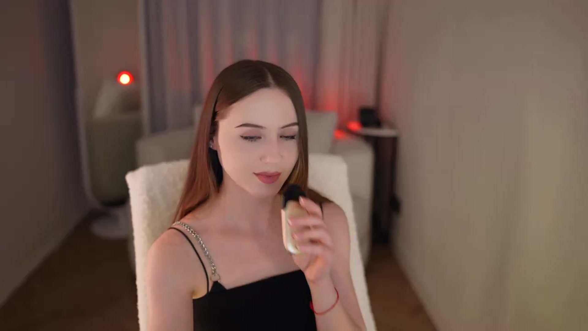 Gallery image thumbnail from Innocent_Soul's myfreecams stream on, 05/14/2026, 14:20 image 18 of 20