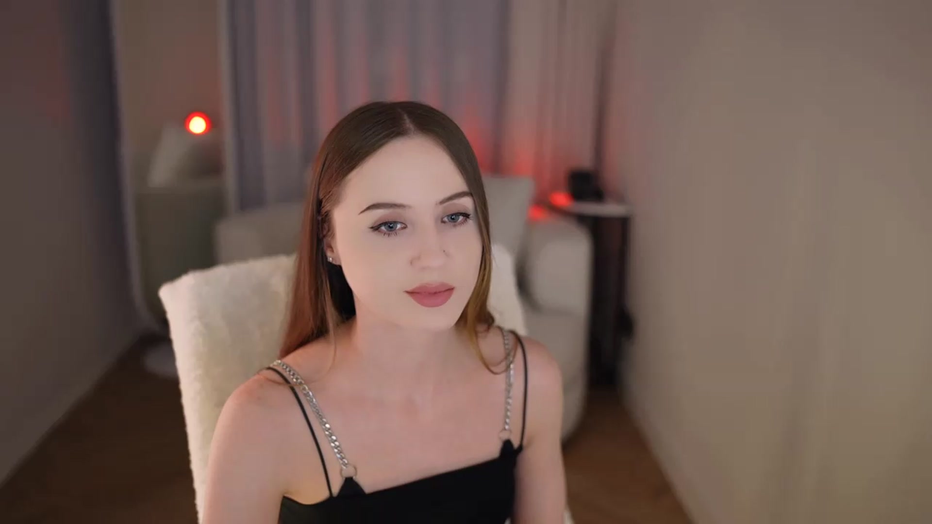 Gallery image thumbnail from Innocent_Soul's myfreecams stream on, 05/14/2026, 14:20 image 6 of 20