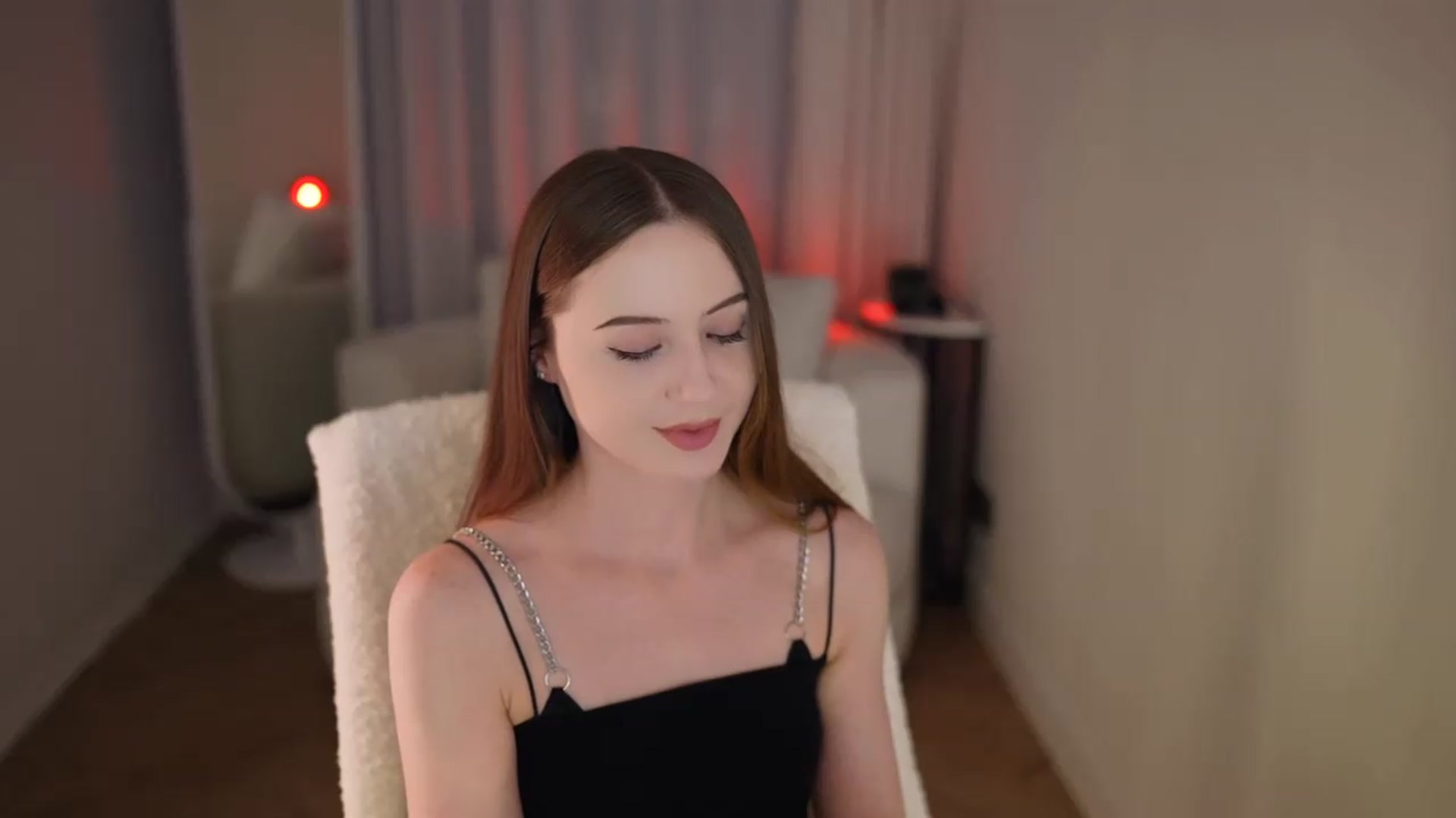 Gallery image thumbnail from Innocent_Soul's myfreecams stream on, 05/14/2026, 14:20 image 17 of 20