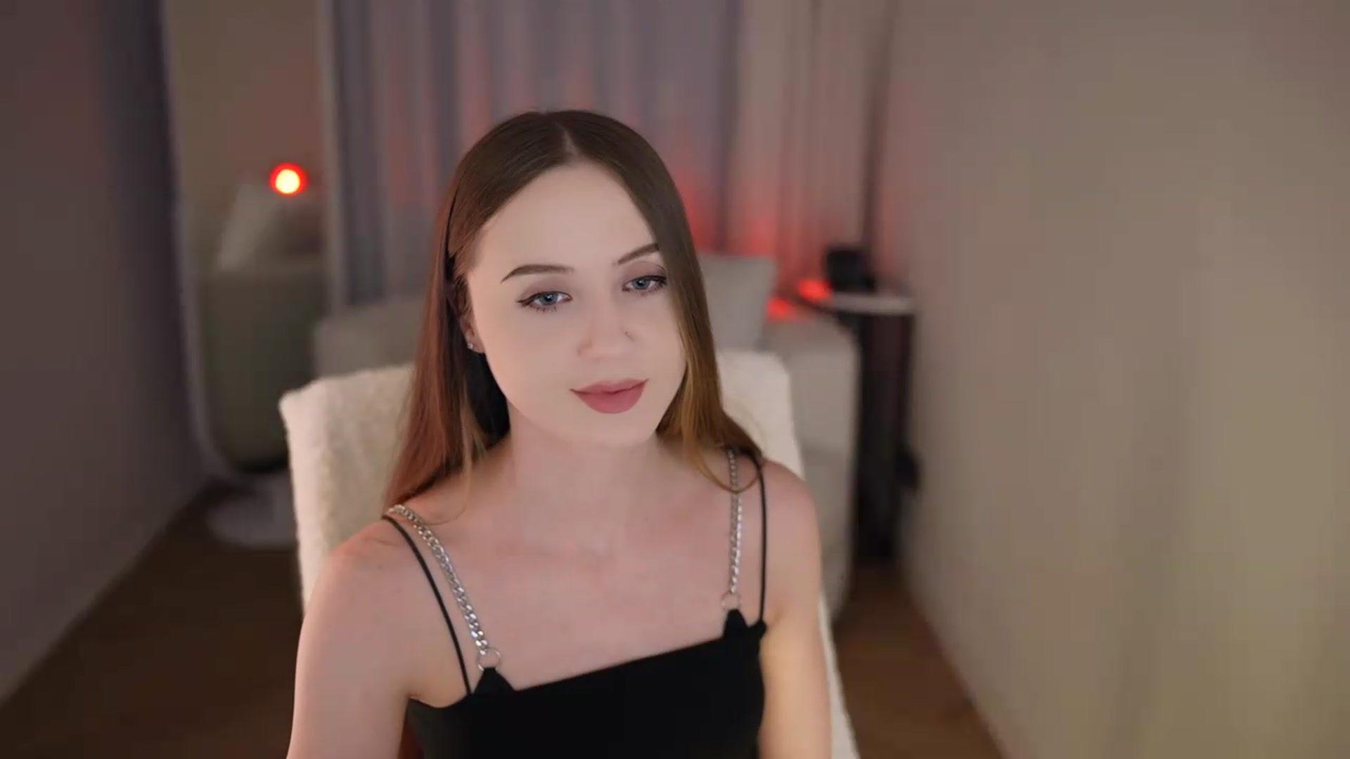 Gallery image thumbnail from Innocent_Soul's myfreecams stream on, 05/14/2026, 14:20 image 5 of 20