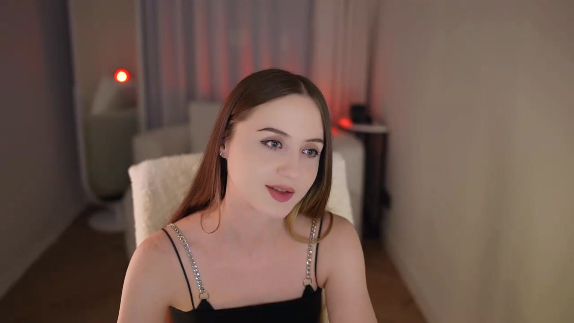 Gallery image thumbnail from Innocent_Soul's myfreecams stream on, 05/14/2026, 14:20 image 12 of 20
