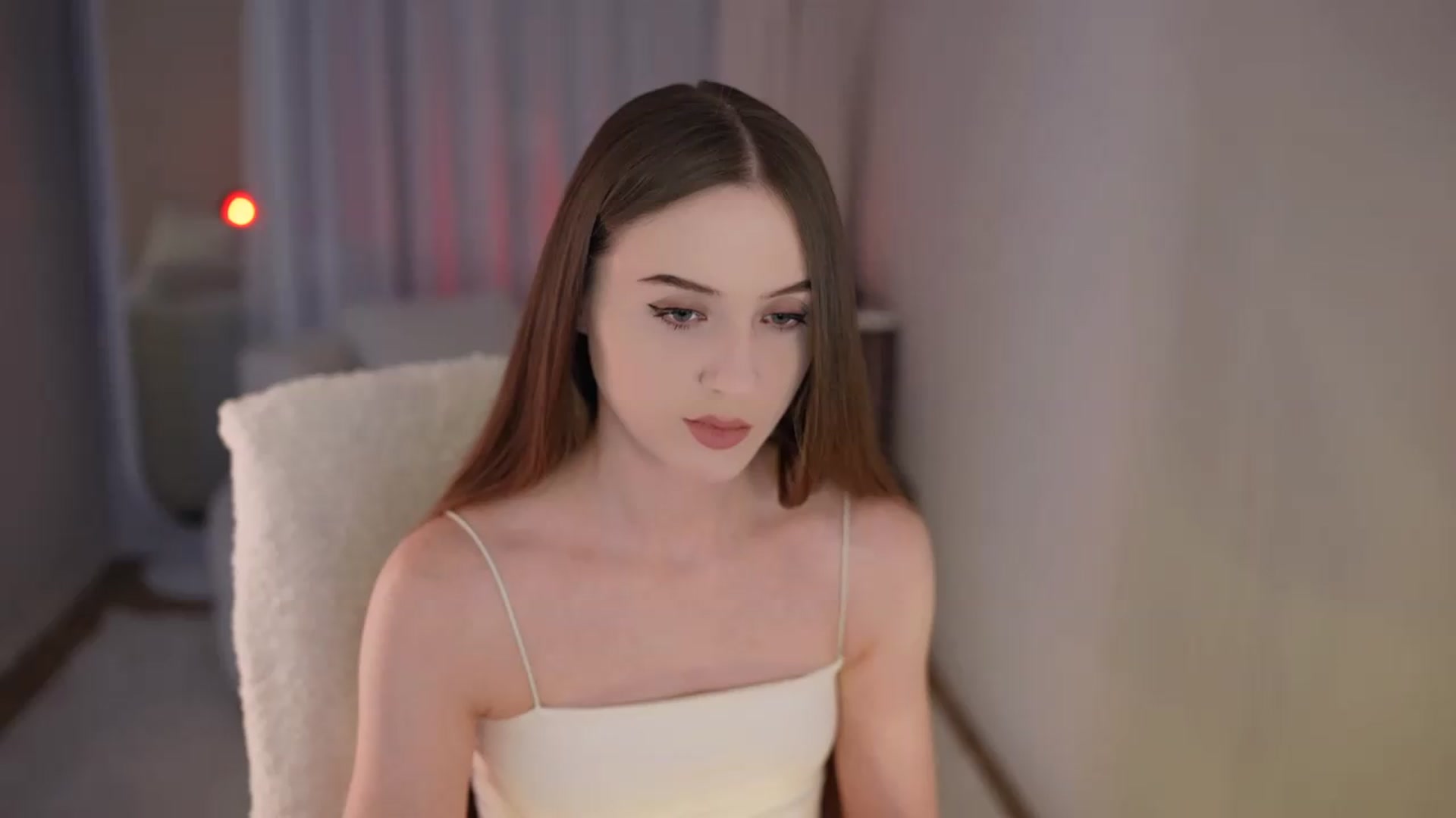 Gallery image thumbnail from Innocent_Soul's myfreecams stream on, 05/19/2026, 09:40 image 3 of 20