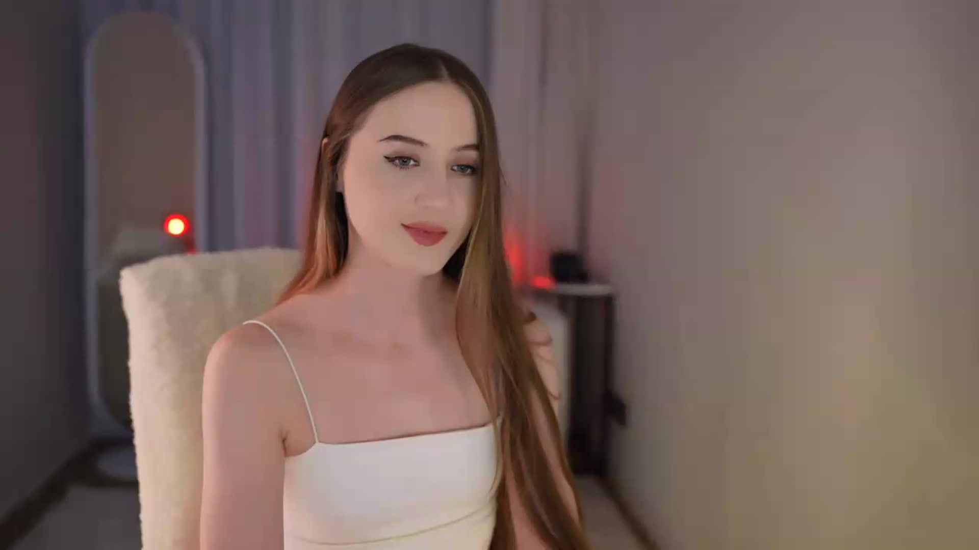 Gallery image thumbnail from Innocent_Soul's myfreecams stream on, 05/19/2026, 11:35 image 15 of 20