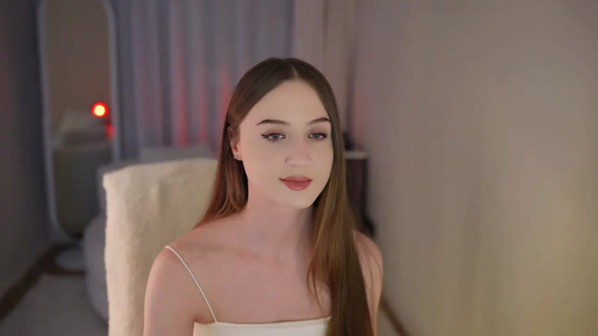 Gallery image thumbnail from Innocent_Soul's myfreecams stream on, 05/19/2026, 11:35 image 2 of 20