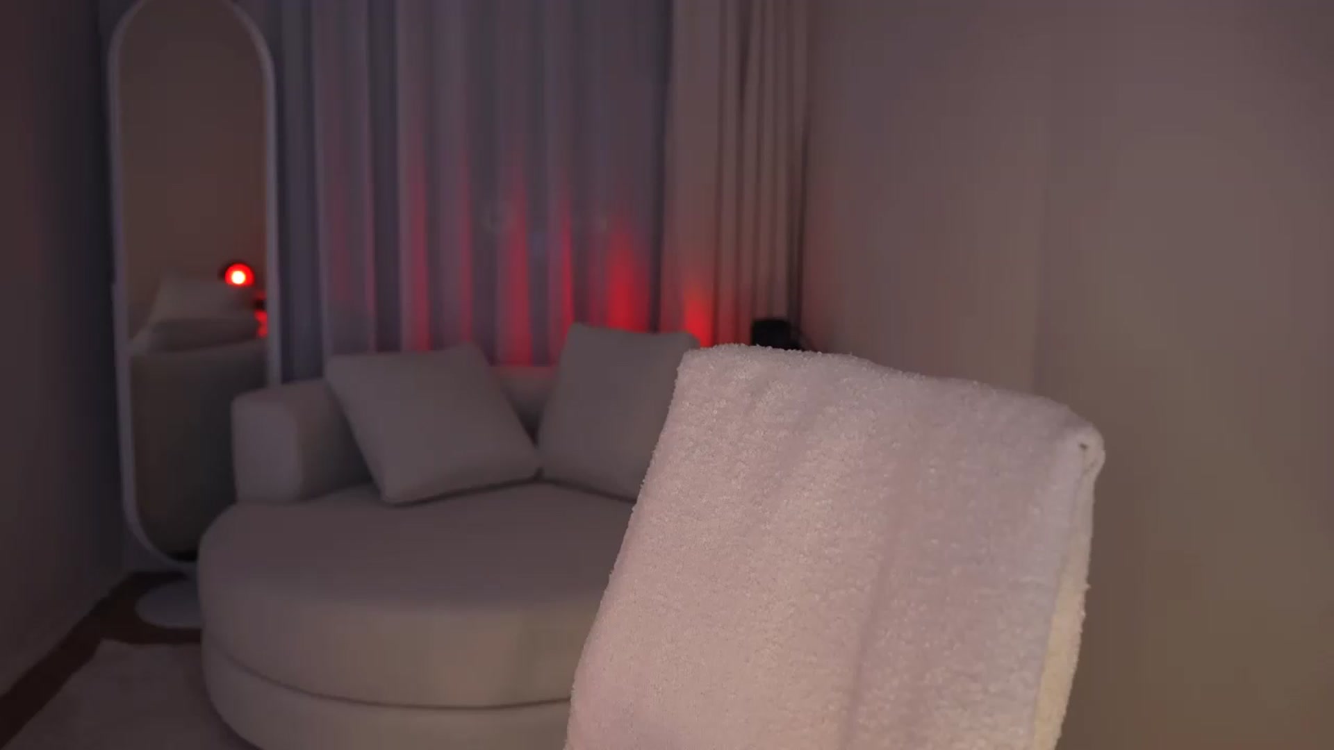 Gallery image thumbnail from Innocent_Soul's myfreecams stream on, 05/19/2026, 12:47 image 14 of 20