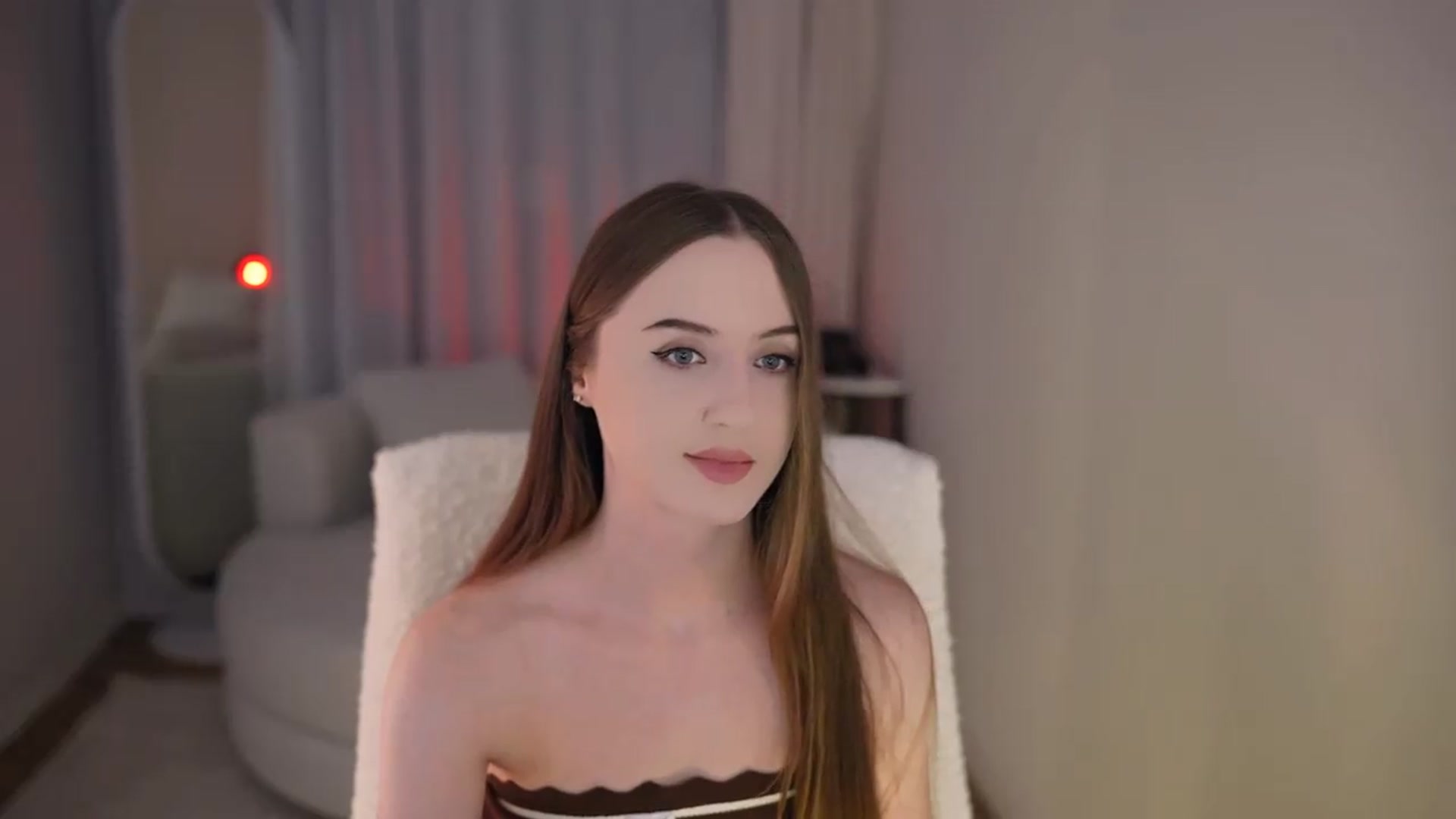 Gallery image thumbnail from Innocent_Soul's myfreecams stream on, 05/20/2026, 11:12 image 19 of 20
