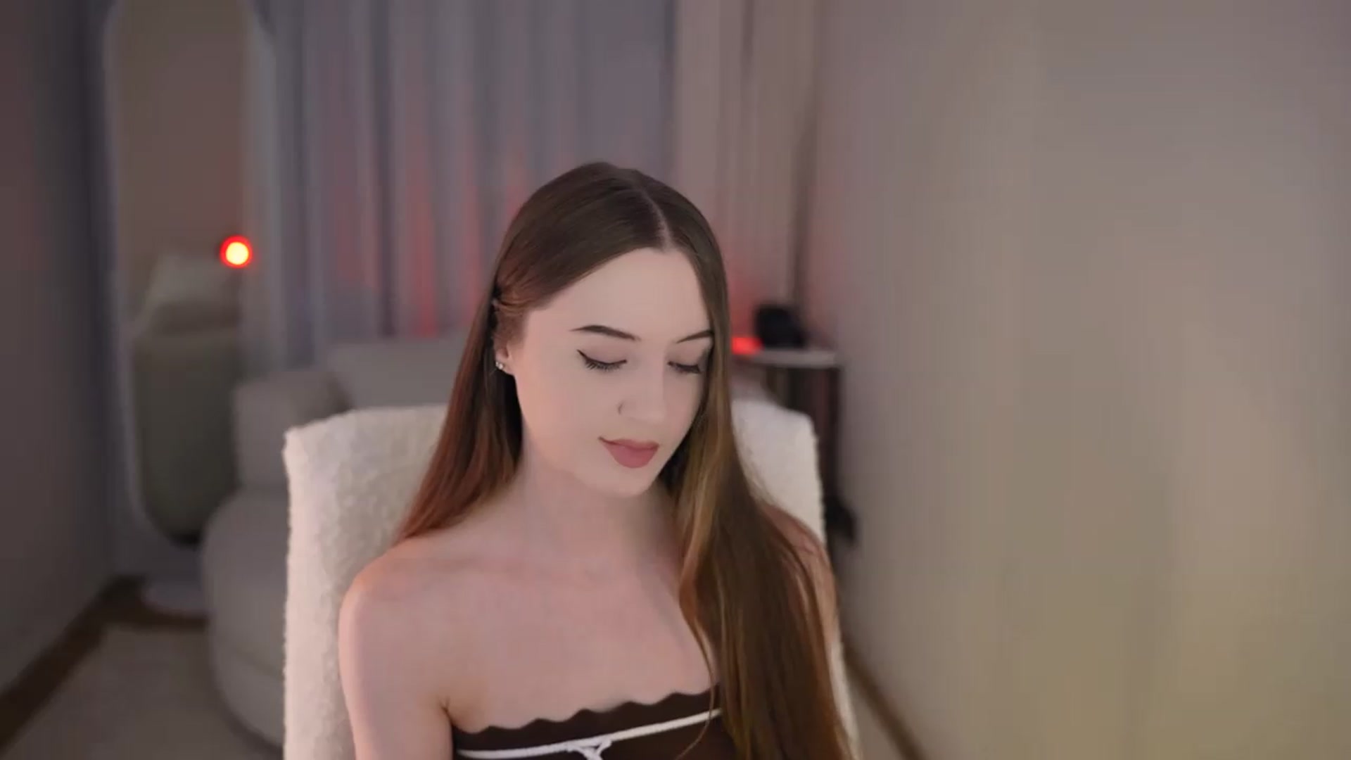 Gallery image thumbnail from Innocent_Soul's myfreecams stream on, 05/20/2026, 11:12 image 5 of 20