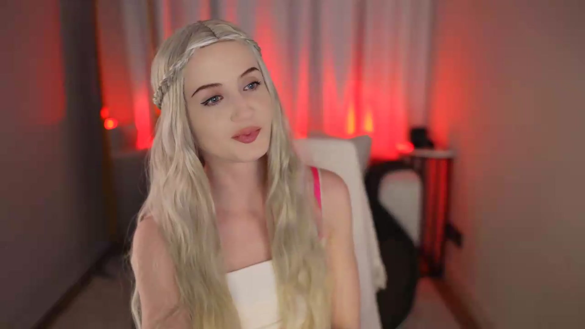 Gallery image thumbnail from Innocent_Soul's myfreecams stream on, 06/07/2026, 18:08 image 13 of 20