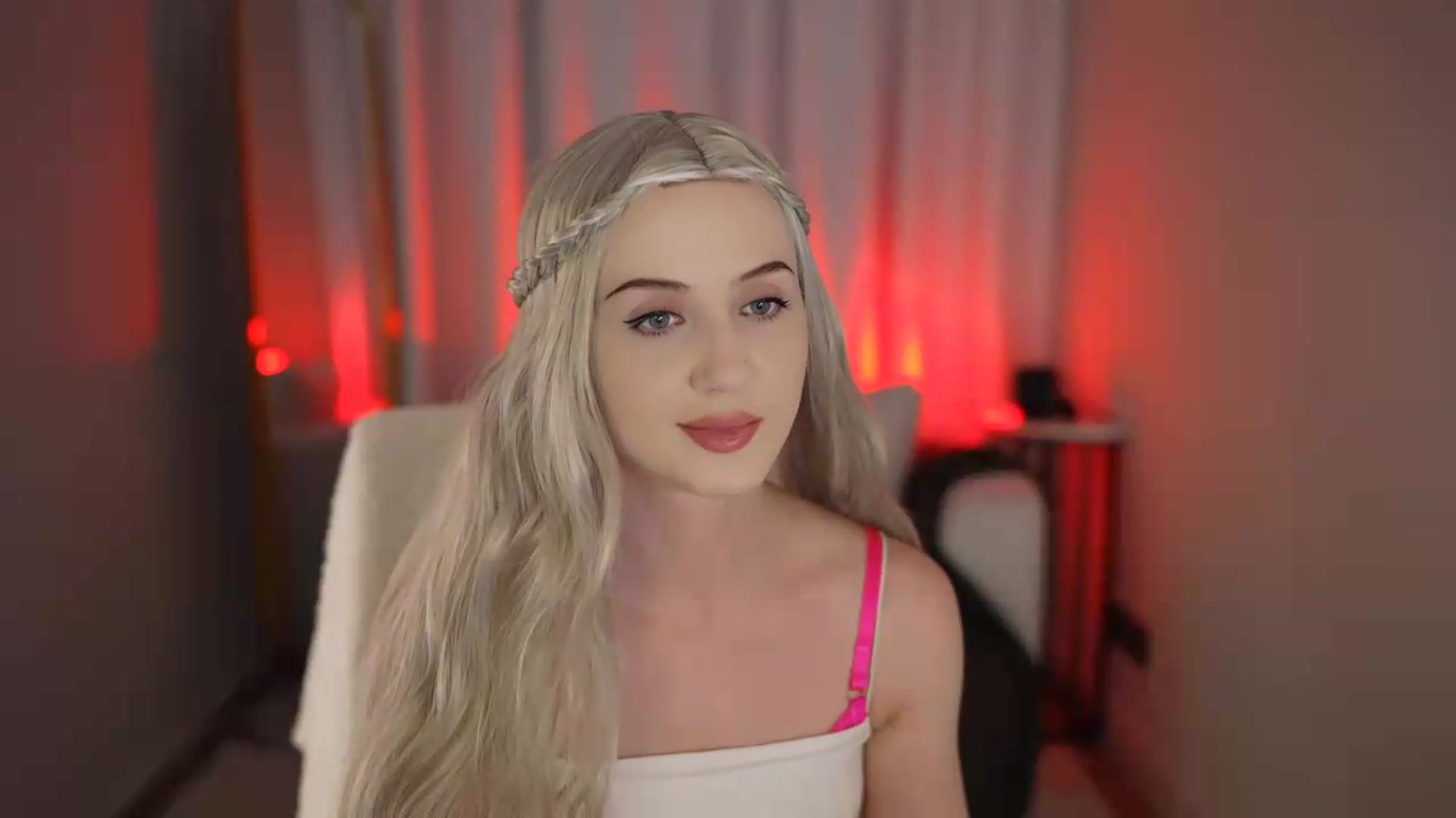 Gallery image thumbnail from Innocent_Soul's myfreecams stream on, 06/07/2026, 18:08 image 16 of 20