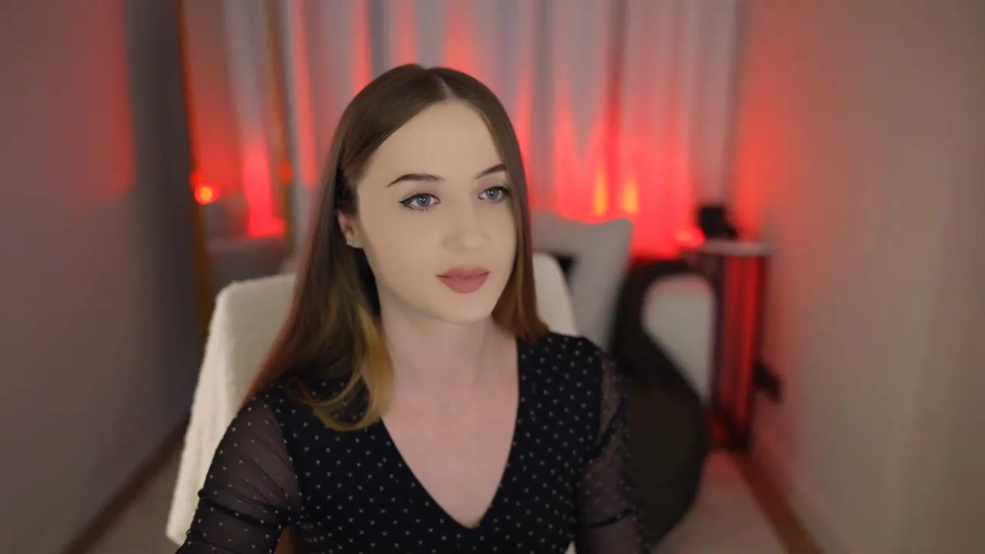 Gallery image thumbnail from Innocent_Soul's myfreecams stream on, 06/08/2026, 16:37 image 8 of 20