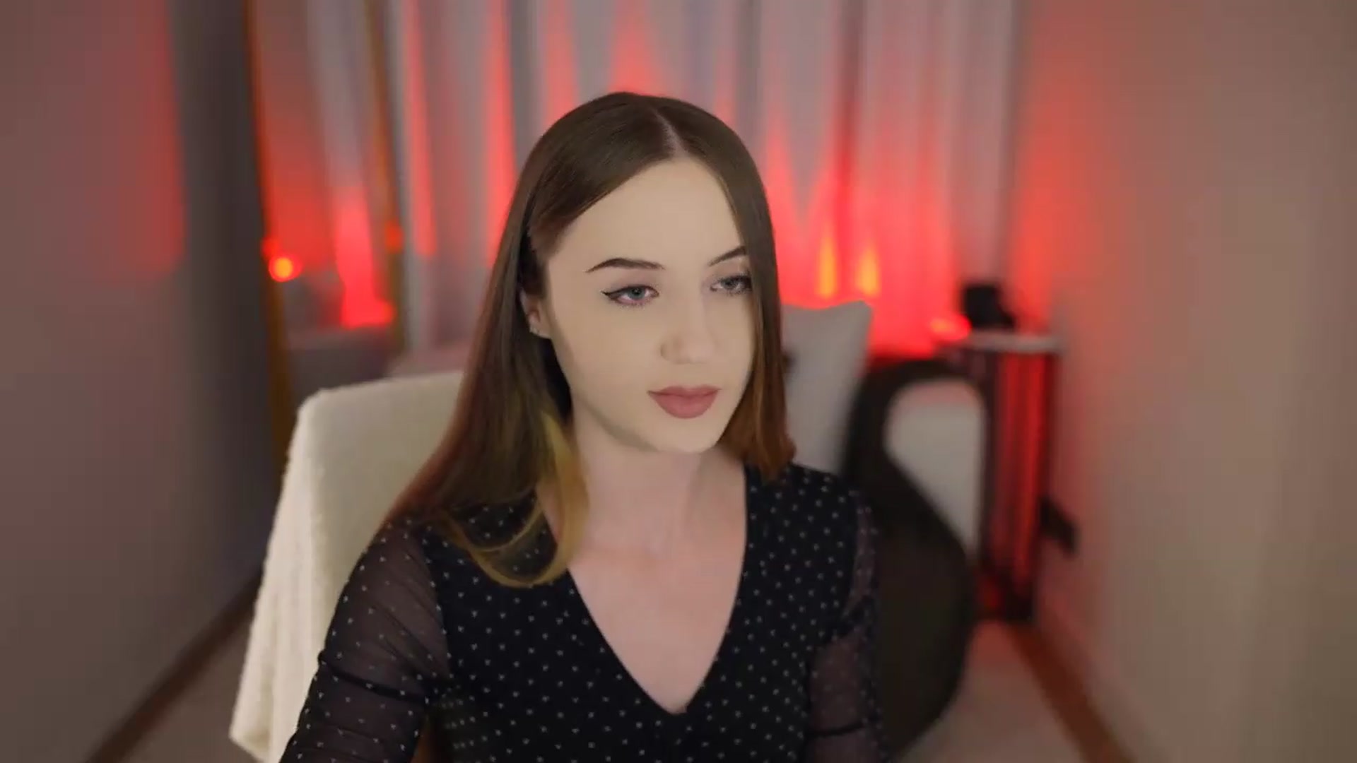 Gallery image thumbnail from Innocent_Soul's myfreecams stream on, 06/08/2026, 16:37 image 9 of 20