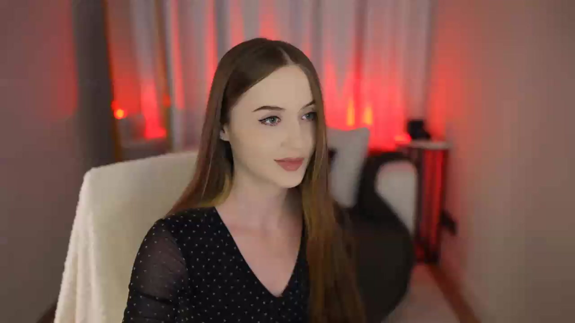 Gallery image thumbnail from Innocent_Soul's myfreecams stream on, 06/08/2026, 16:37 image 13 of 20