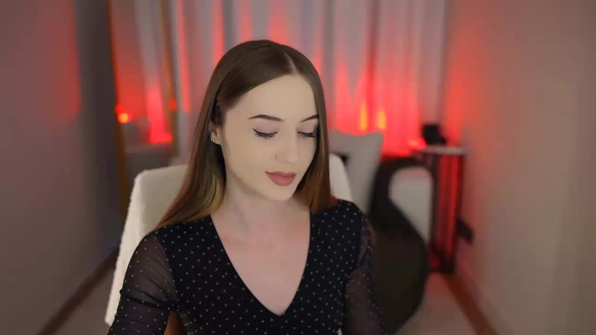 Gallery image thumbnail from Innocent_Soul's myfreecams stream on, 06/08/2026, 16:37 image 3 of 20
