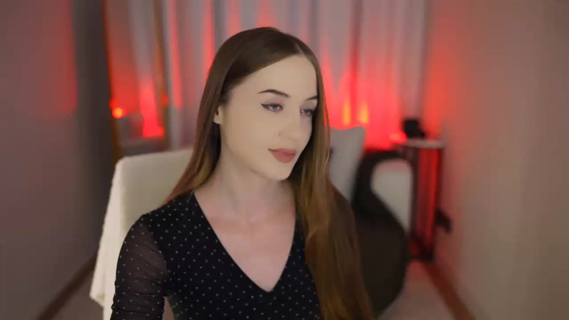 Gallery image thumbnail from Innocent_Soul's myfreecams stream on, 06/08/2026, 16:37 image 11 of 20