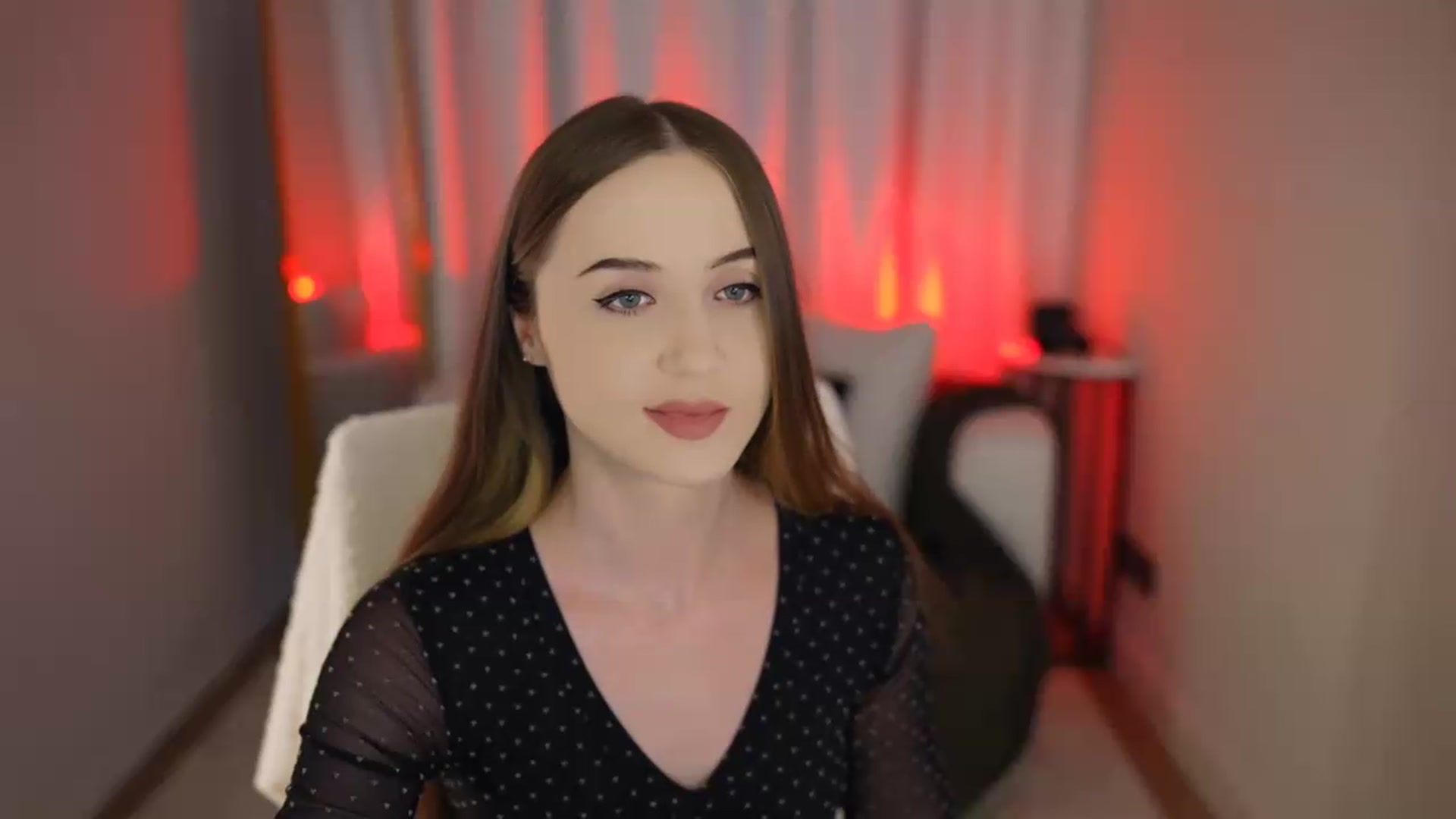 Gallery image thumbnail from Innocent_Soul's myfreecams stream on, 06/08/2026, 16:37 image 2 of 20