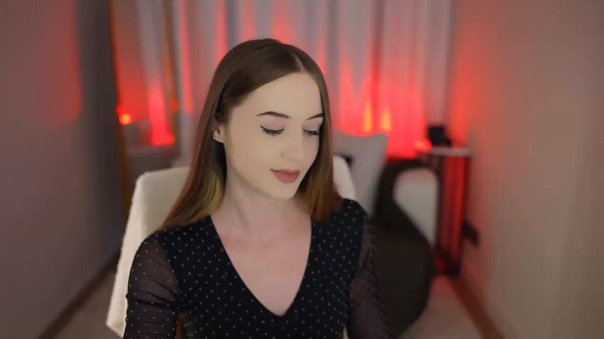 Gallery image thumbnail from Innocent_Soul's myfreecams stream on, 06/08/2026, 16:37 image 4 of 20